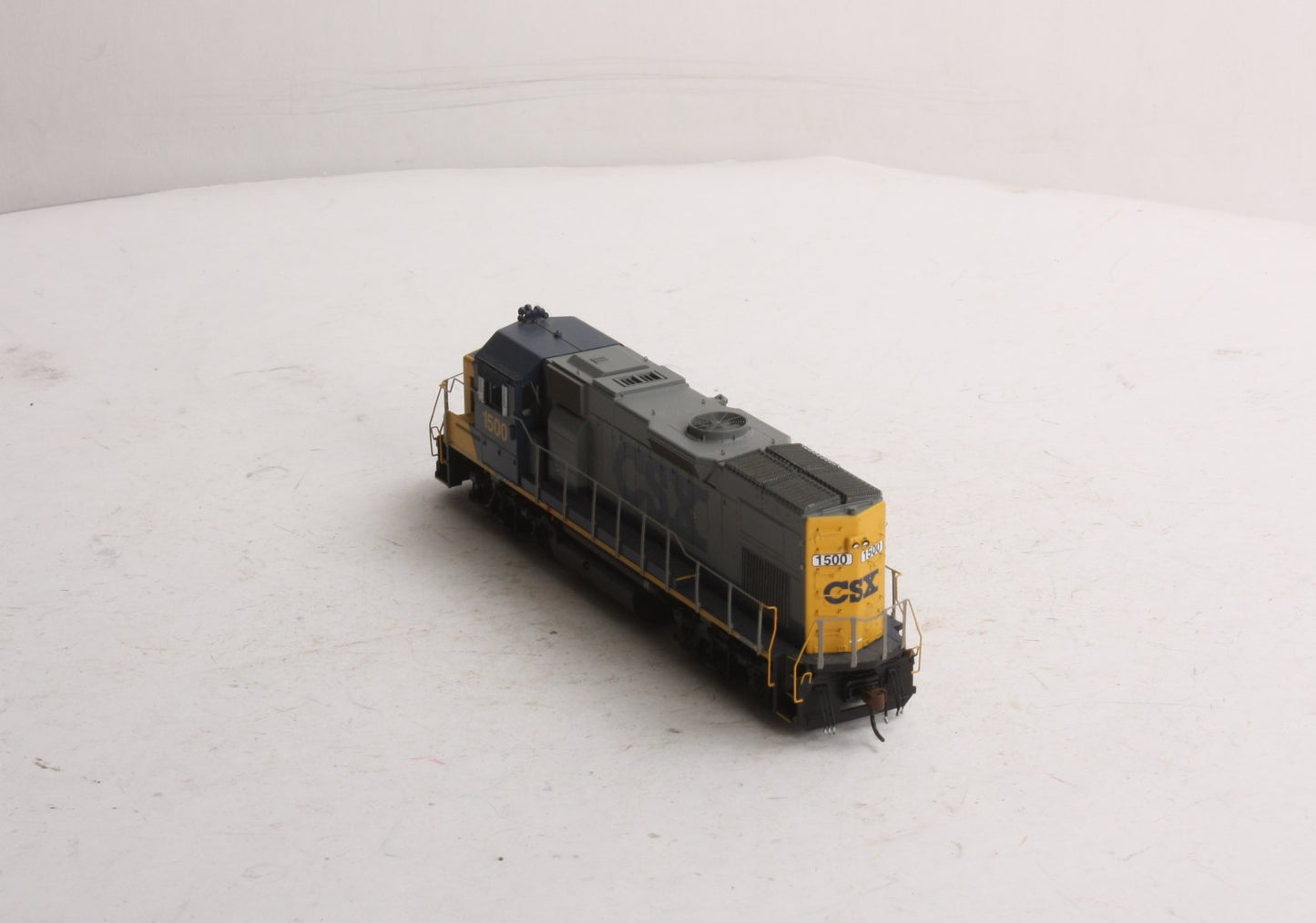 Athearn G68026 HO CSX GP15T Diesel Locomotive #1500 (DCC Ready)