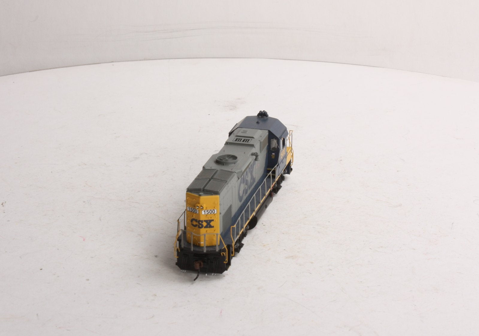 Athearn G68026 HO CSX GP15T Diesel Locomotive #1500 (DCC Ready)