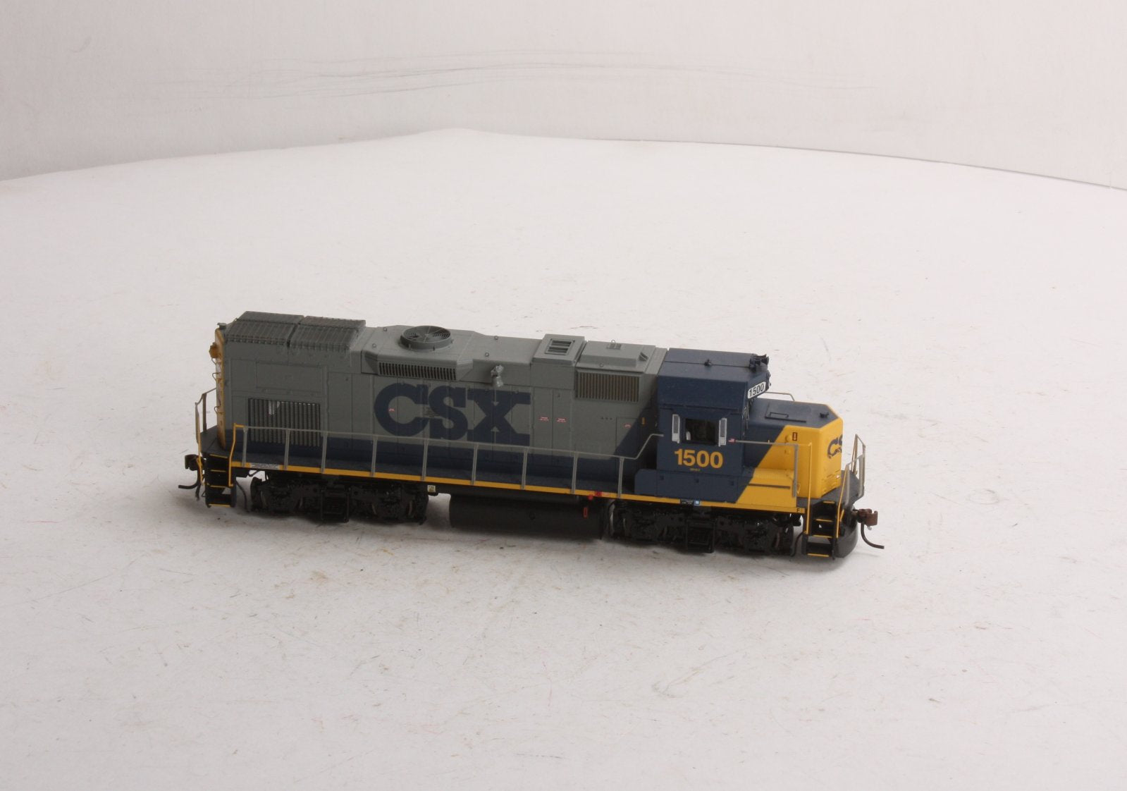 Athearn G68026 HO CSX GP15T Diesel Locomotive #1500 (DCC Ready)