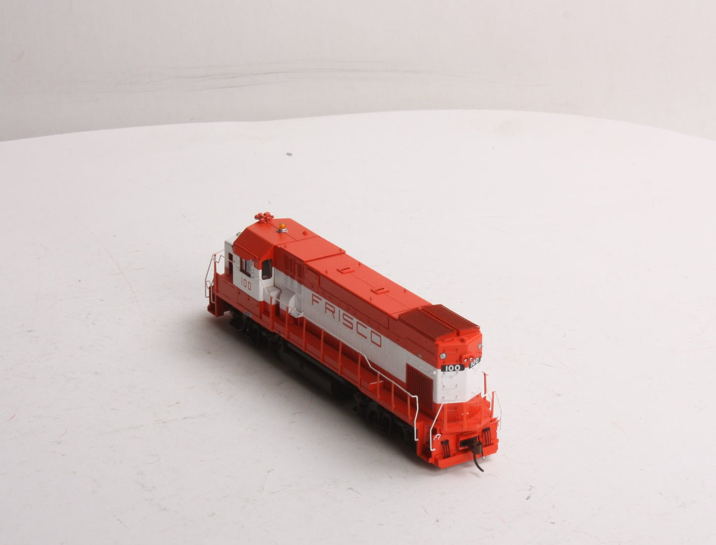 Athearn G68119 HO Frisco GP15-1 Diesel w/DCC & Sound, #100