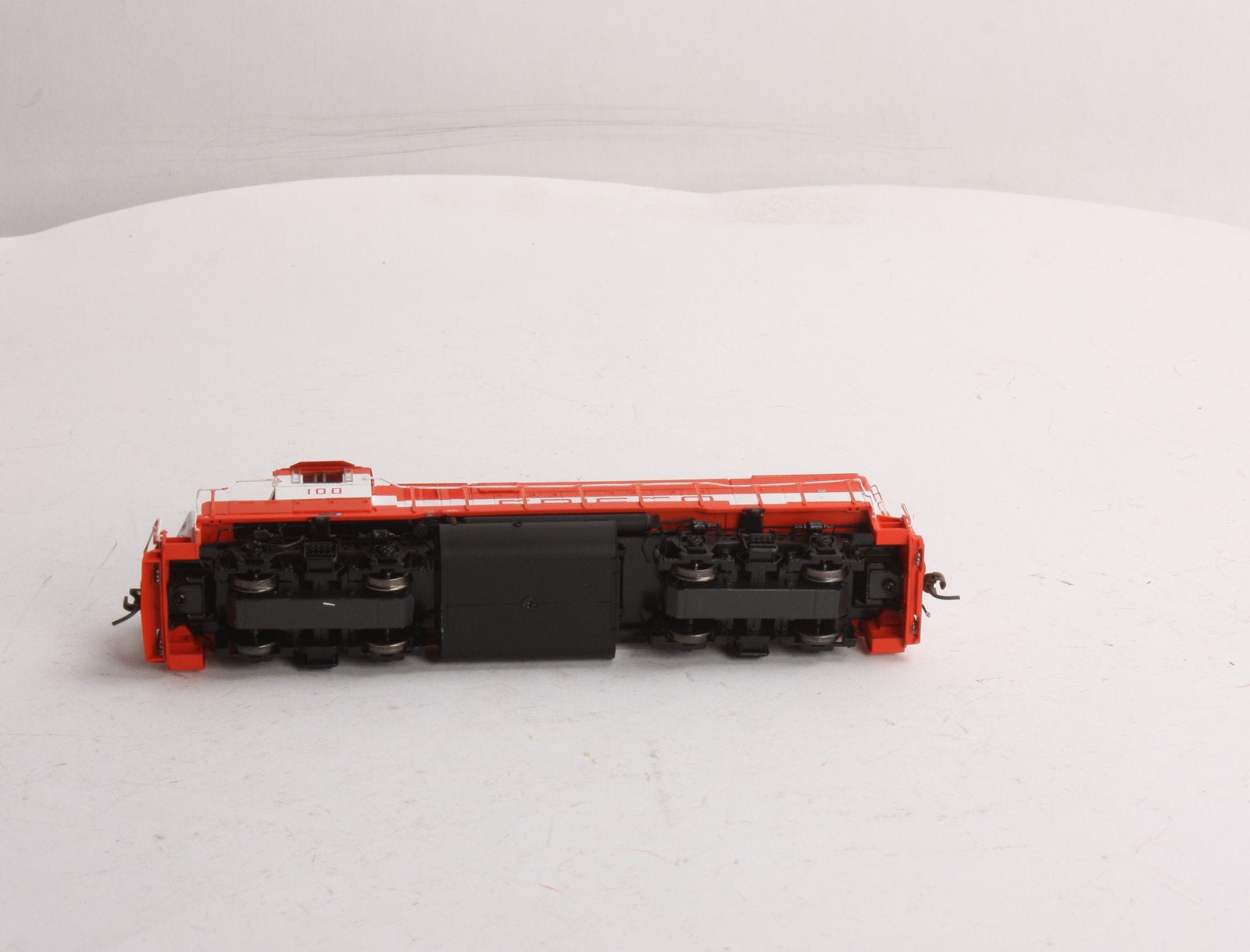 Athearn G68119 HO Frisco GP15-1 Diesel w/DCC & Sound, #100