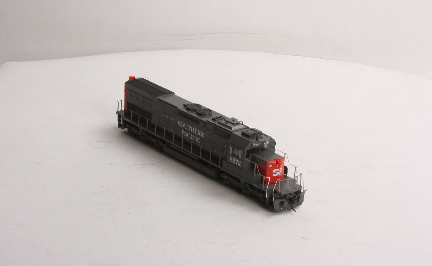 Athearn 95136 HO Southern Pacific SD40T-2 Diesel Locomotive #8572