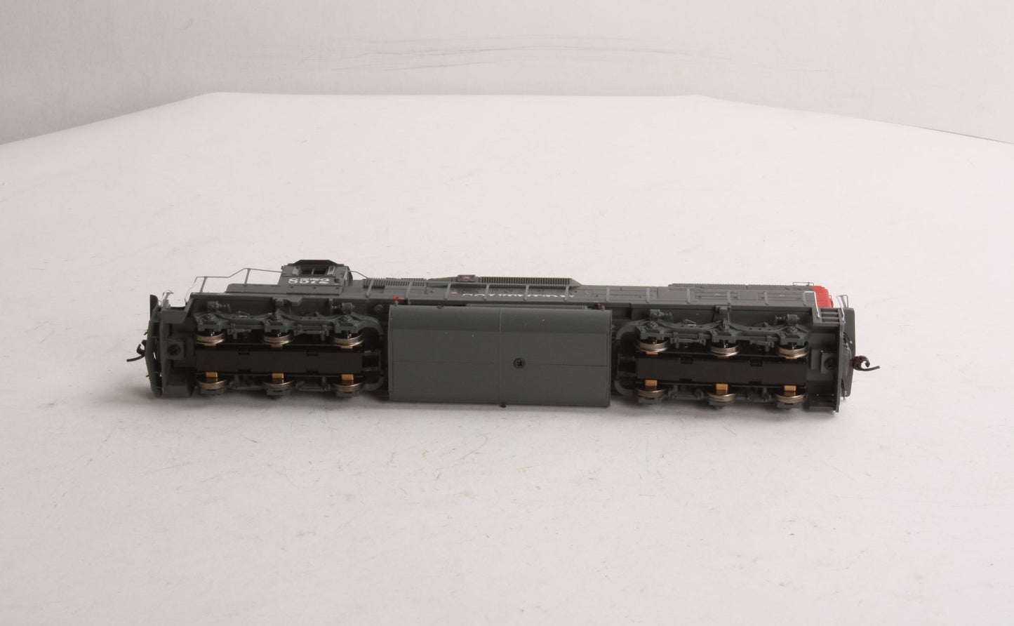 Athearn 95136 HO Southern Pacific SD40T-2 Diesel Locomotive #8572