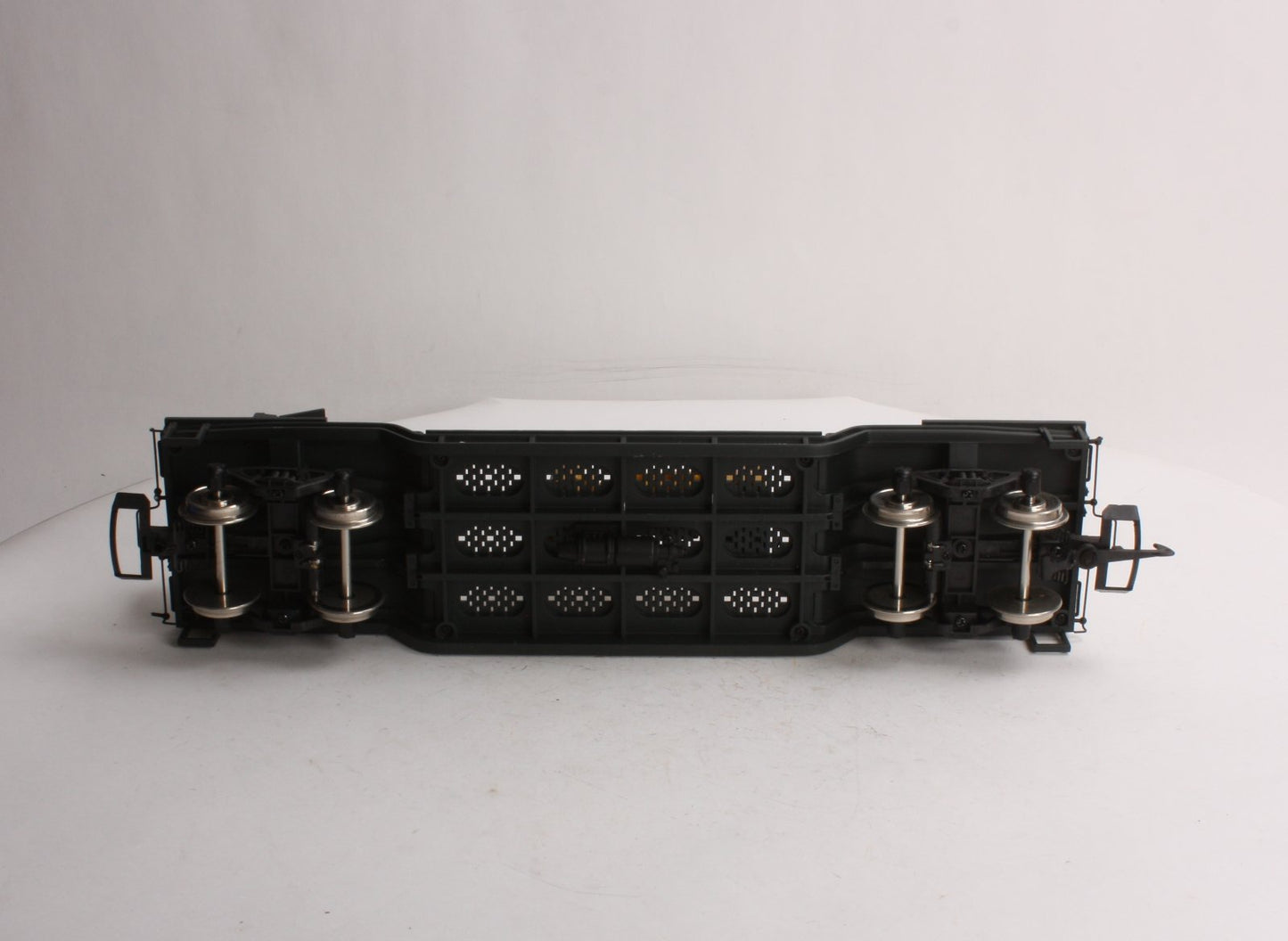 USA Trains R17329 G GN Searchlight-Style Depressed-Center Flat Car w/Generator