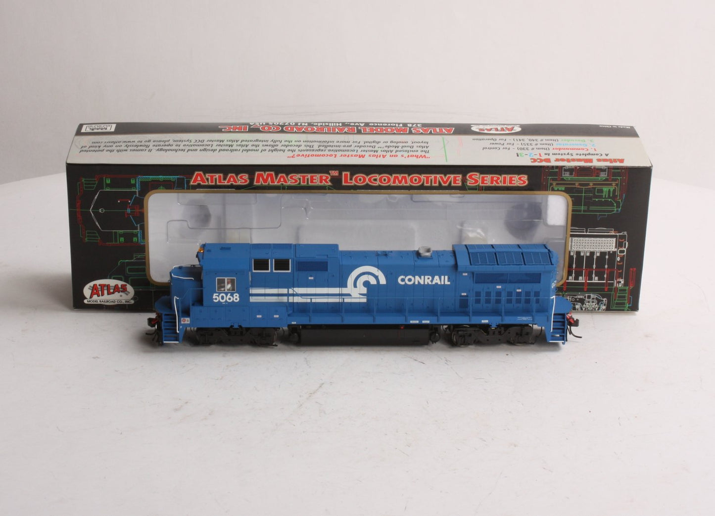 Atlas 9004 HO Conrail Dash 8-40B Diesel Locomotive #5068