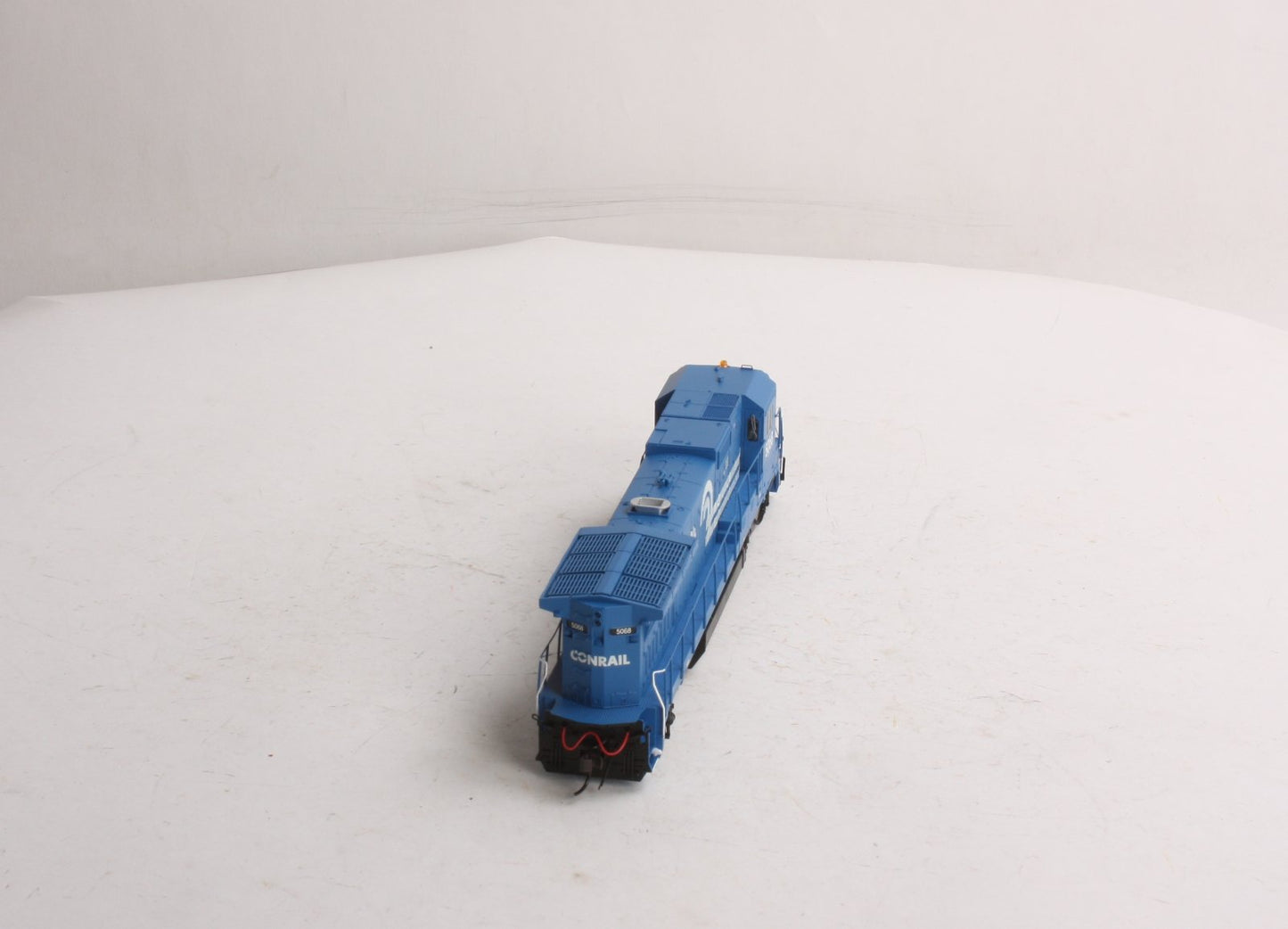 Atlas 9004 HO Conrail Dash 8-40B Diesel Locomotive #5068