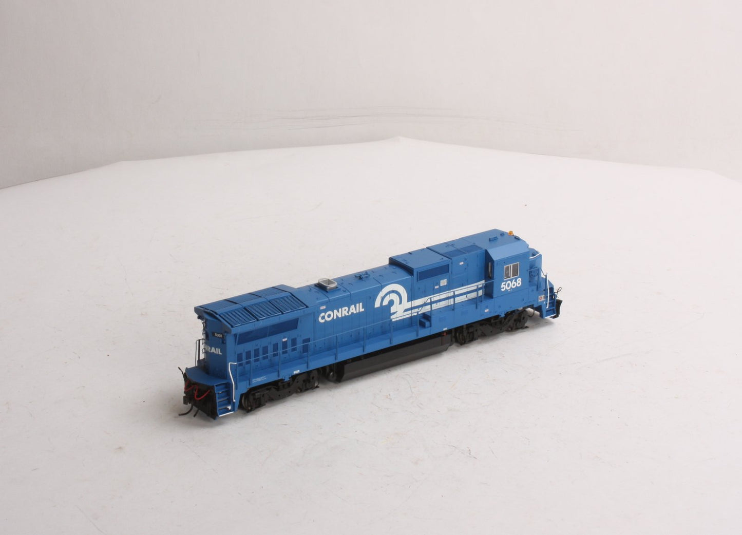 Atlas 9004 HO Conrail Dash 8-40B Diesel Locomotive #5068