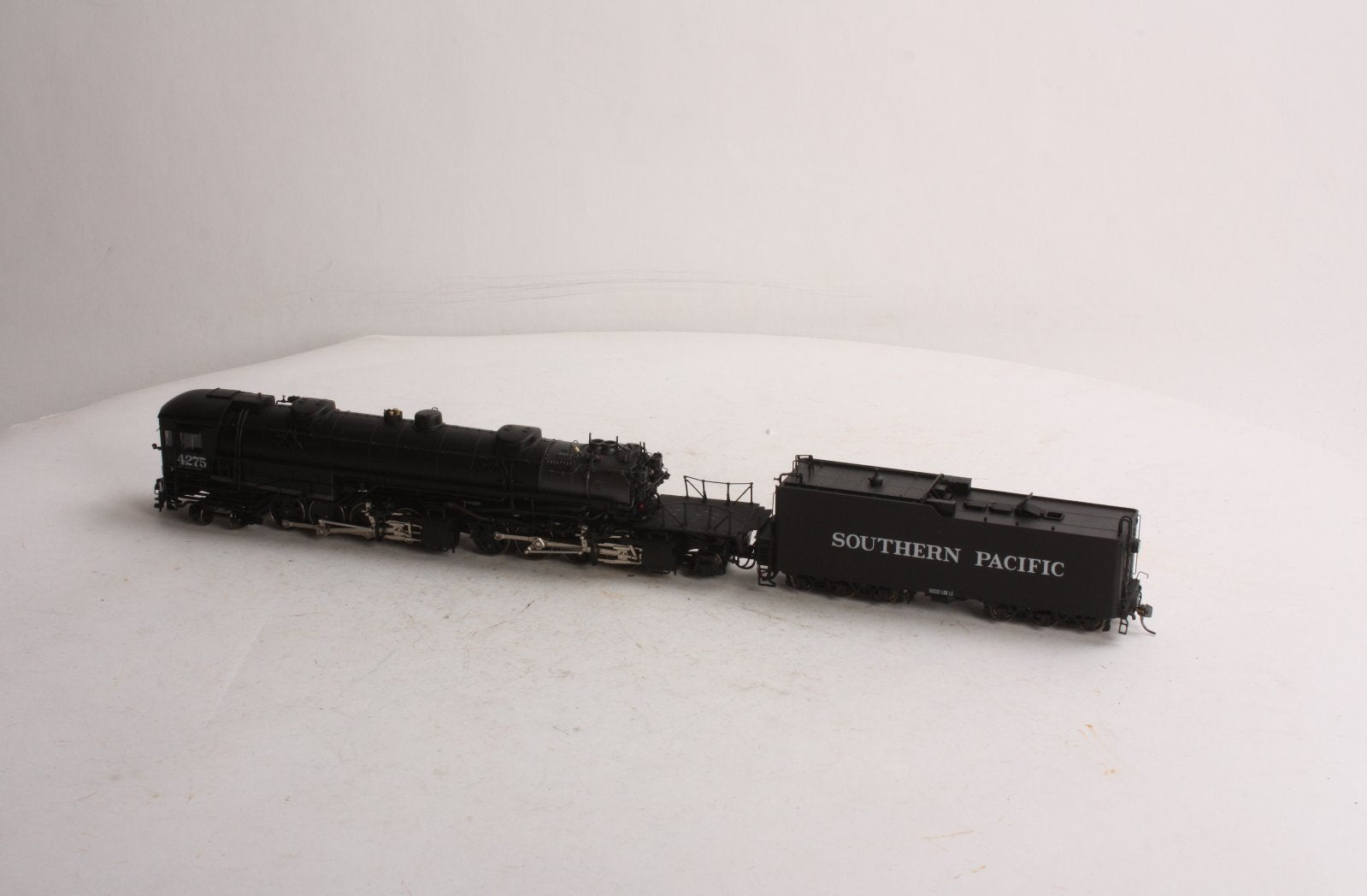 InterMountain 59002S HO SP AC-12 4-8-8-2 Steam Locomotive and Tender #4275
