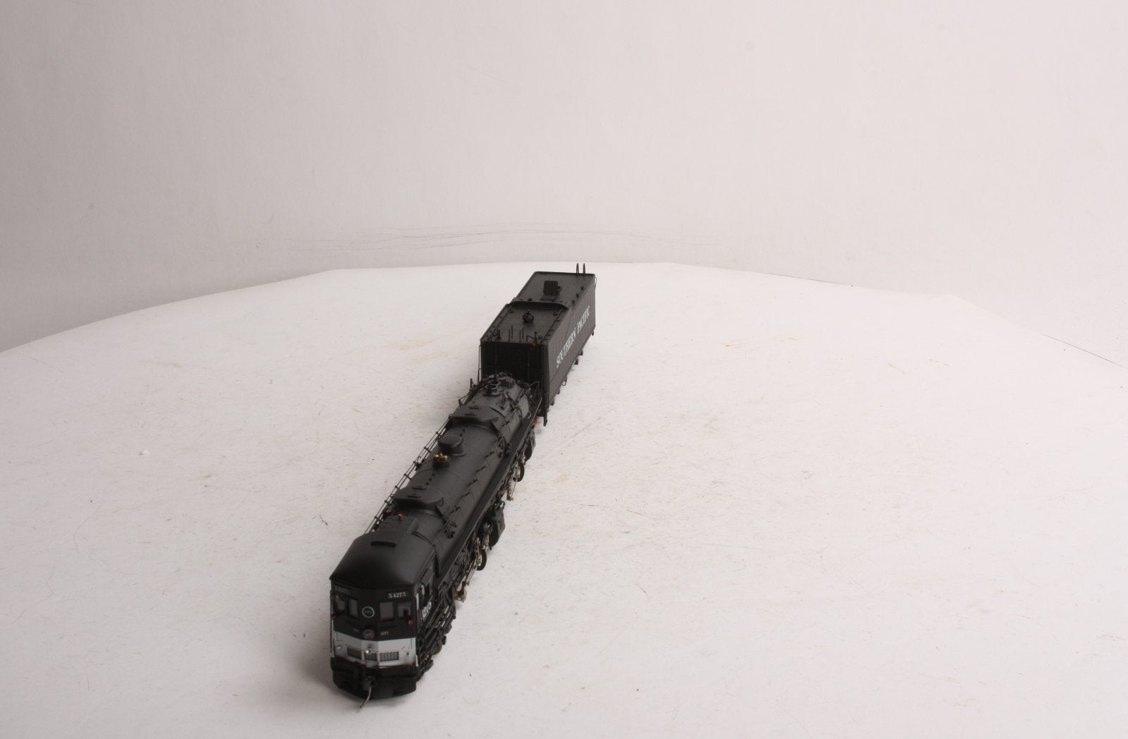 InterMountain 59002S HO SP AC-12 4-8-8-2 Steam Locomotive and Tender #4275