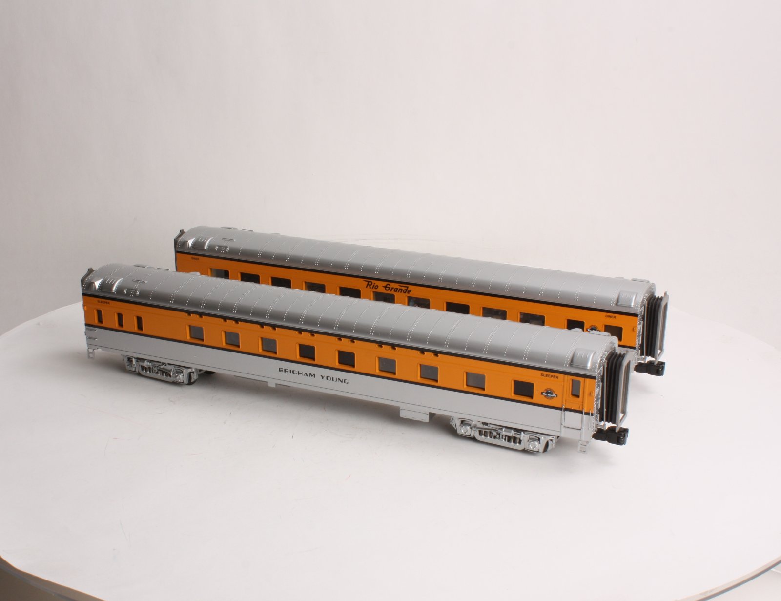 MTH 20-66099 O D&RG 70' Streamlined Sleeper/Diner Passenger Car Set (Set of 2)