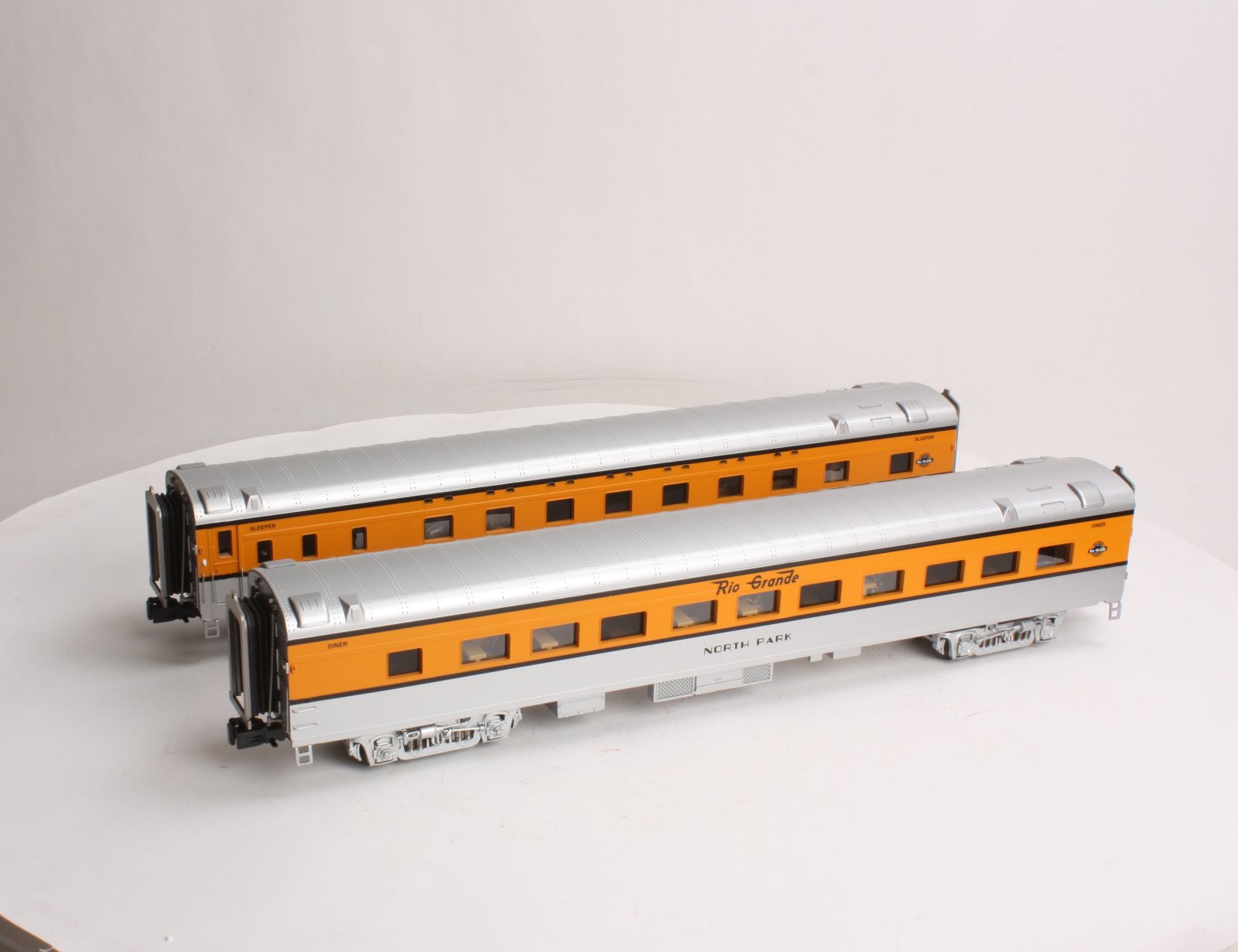 MTH 20-66099 O D&RG 70' Streamlined Sleeper/Diner Passenger Car Set (Set of 2)