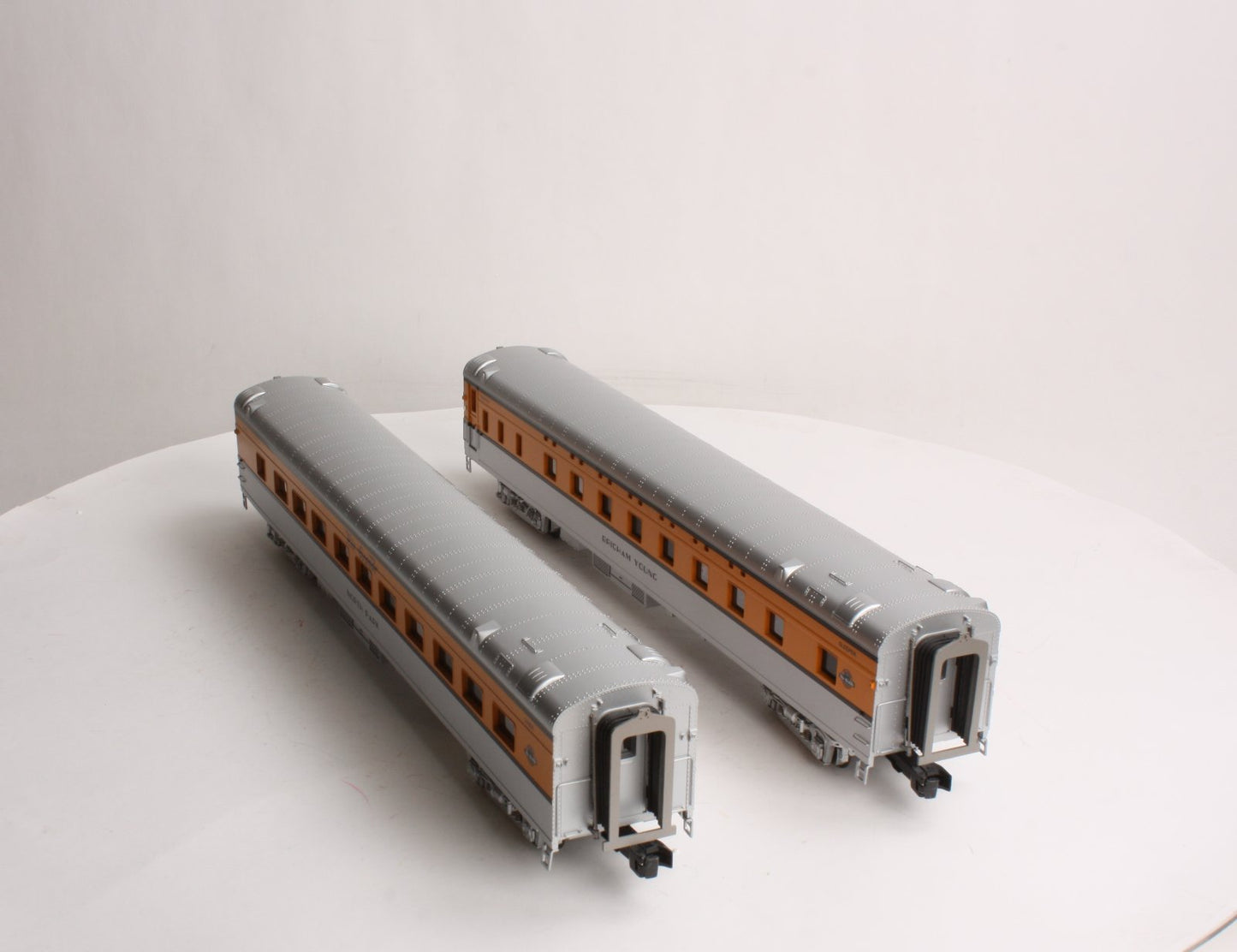 MTH 20-66099 O D&RG 70' Streamlined Sleeper/Diner Passenger Car Set (Set of 2)