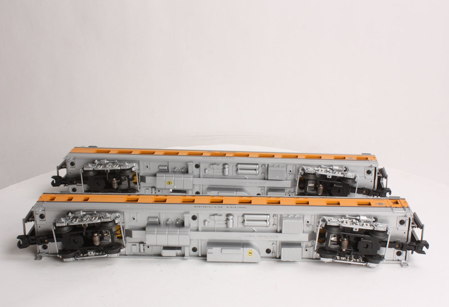 MTH 20-66099 O D&RG 70' Streamlined Sleeper/Diner Passenger Car Set (Set of 2)