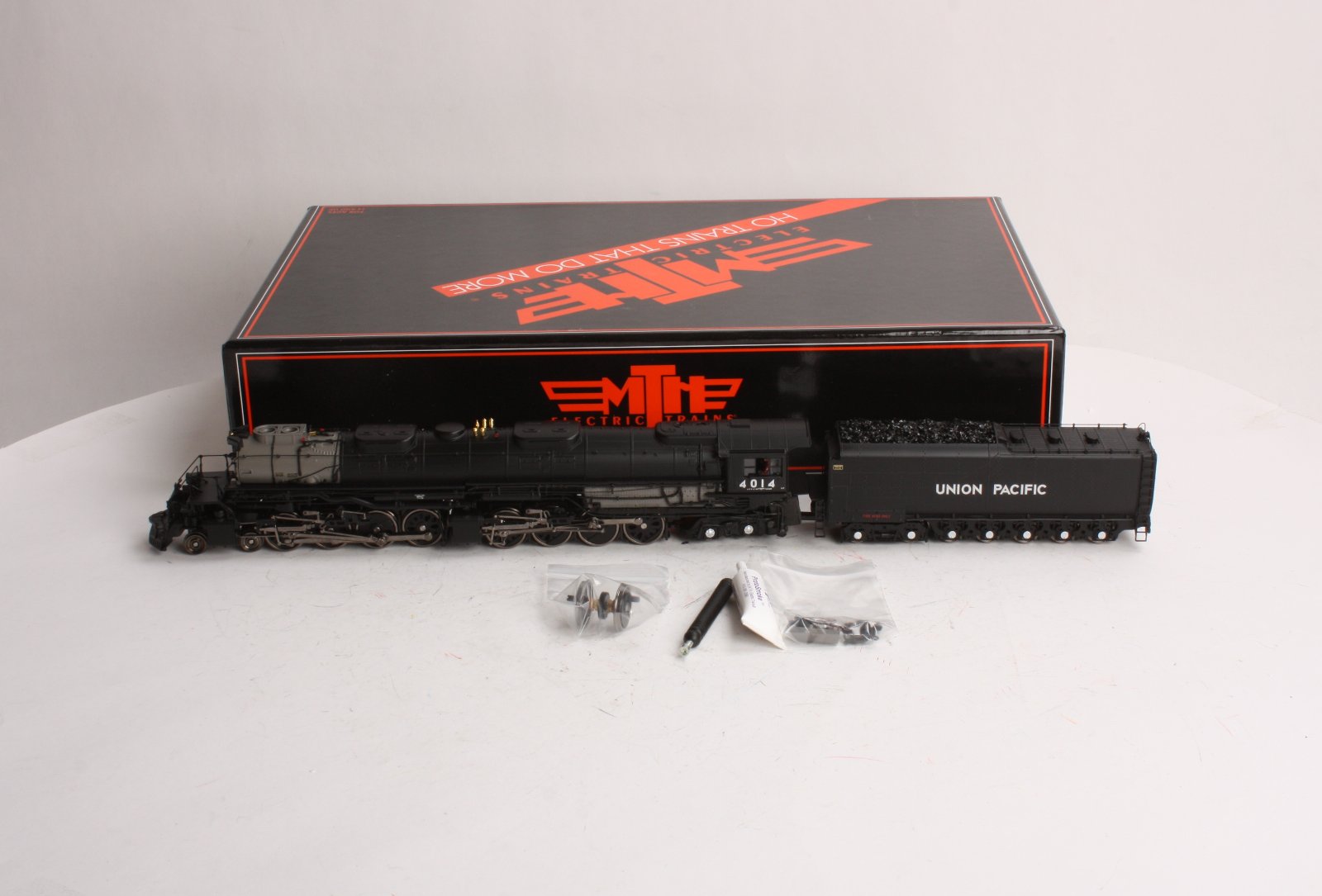MTH 80-3189-1 HO Scale Union Pacific 4-8-8-4 Big Boy Steam Loco & Tender #4014