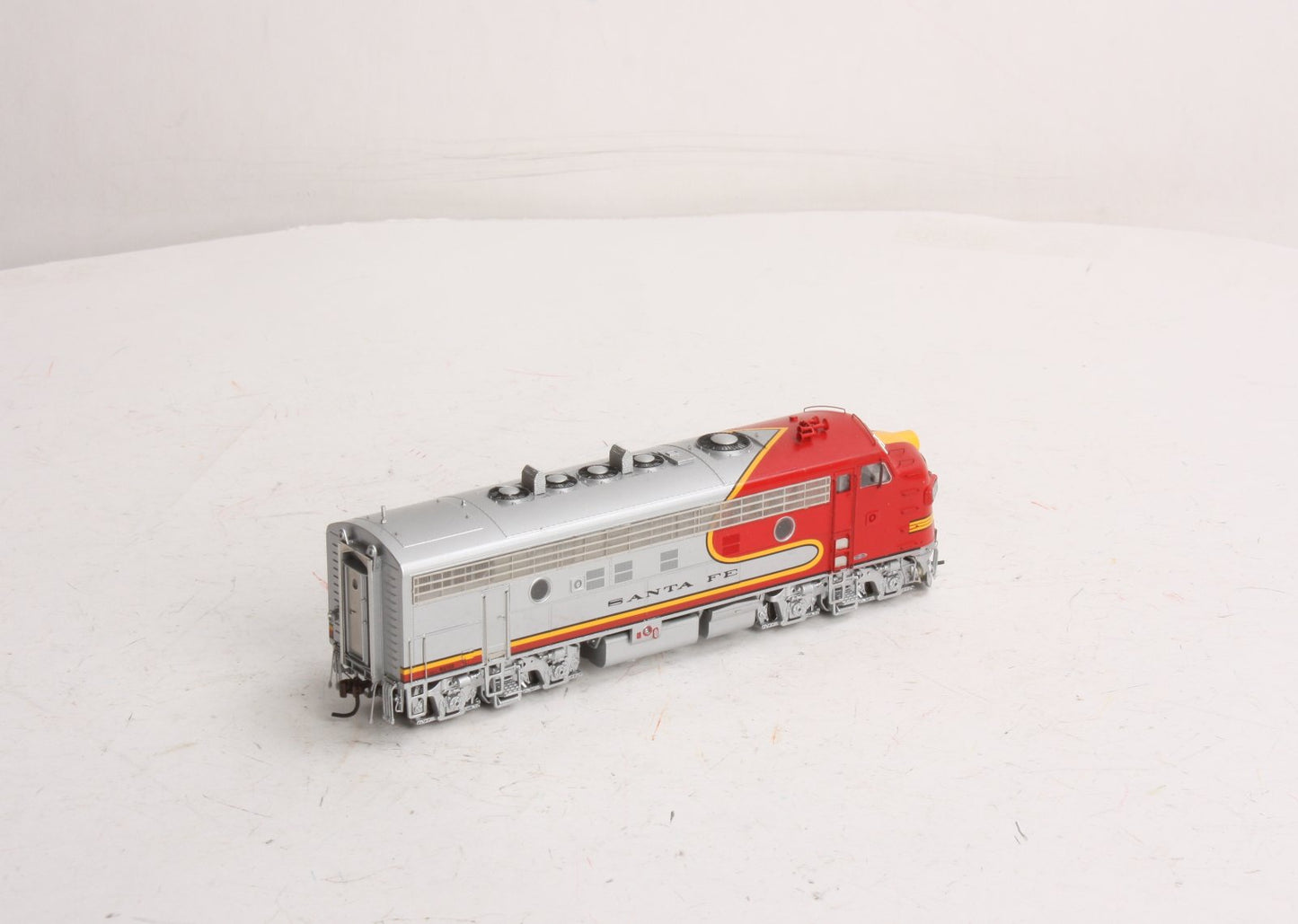 Athearn G22186 "Modernized" Santa Fe F7A Passenger Diesel w/DCC & Sound #311L