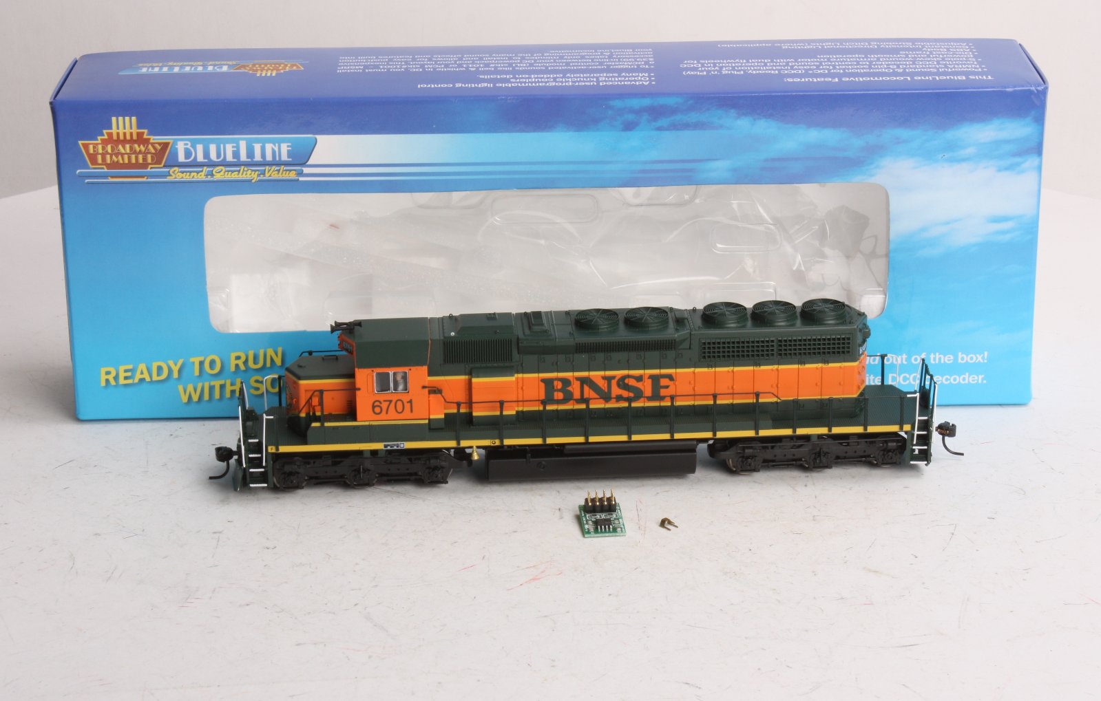 Broadway Limited 5004 HO BNSF EMD SD40-2 Diesel Locomotive with Sound #6701
