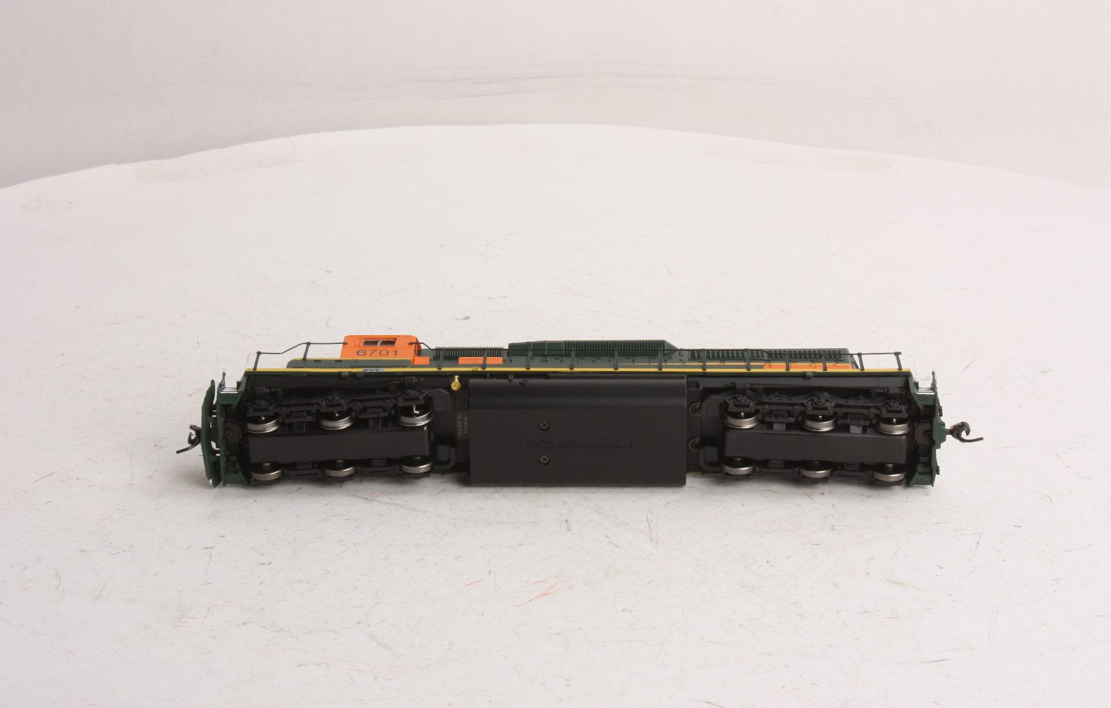 Broadway Limited 5004 HO BNSF EMD SD40-2 Diesel Locomotive with Sound #6701