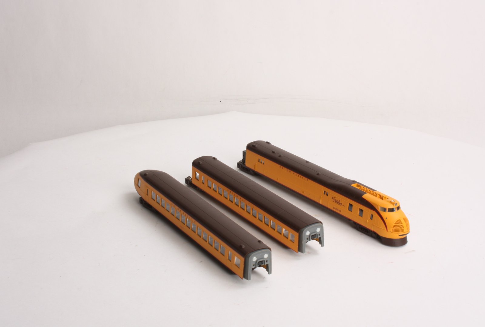 Con-Cor 8784 HO City Of Salina M10000 Original Passenger Set