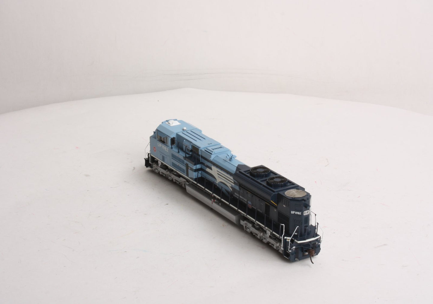 Athearn G68611 HO Union Pacific SD70ACe Diesel Locomotive w/DCC & Sound #1982