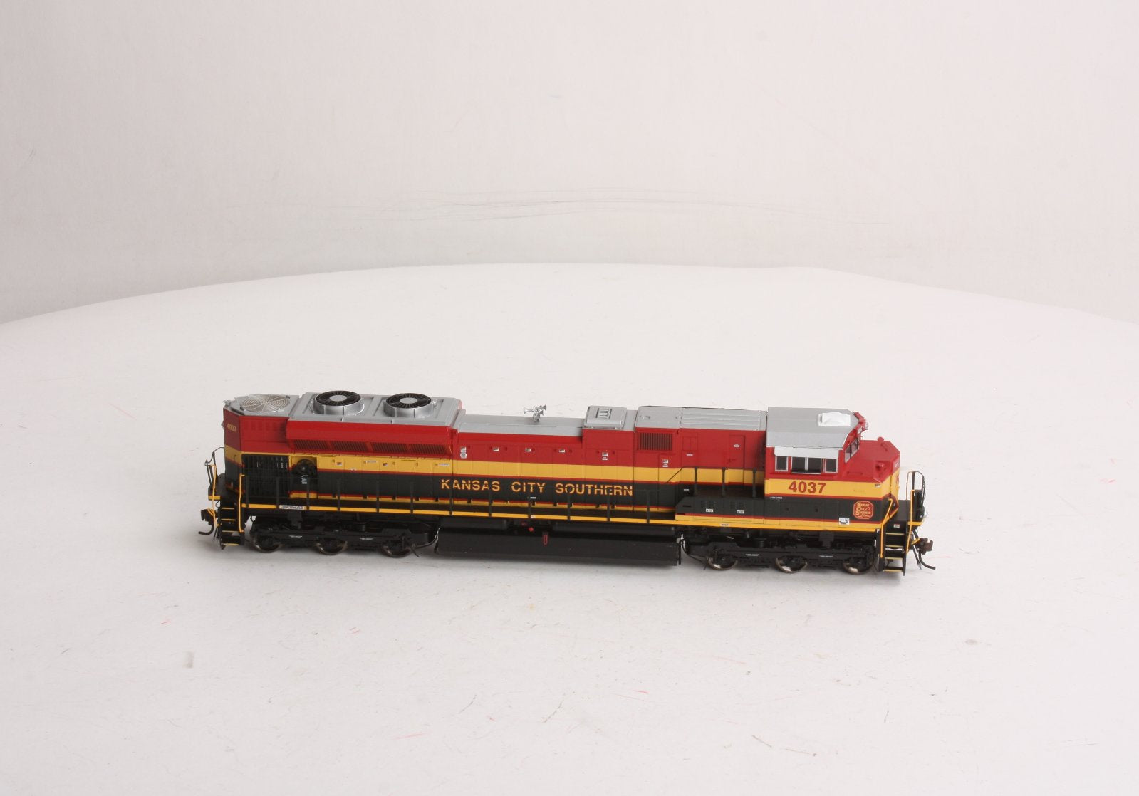 Athearn G68616 HO KCS SD70ACe Diesel Locomotive with DCC & Sound