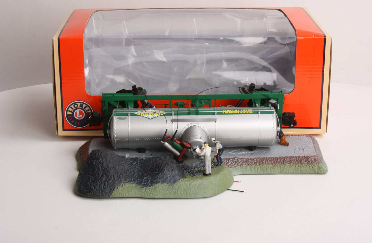 Lionel 6-16891 O Diamond Chemical Corp. Tank Car Accident #16891