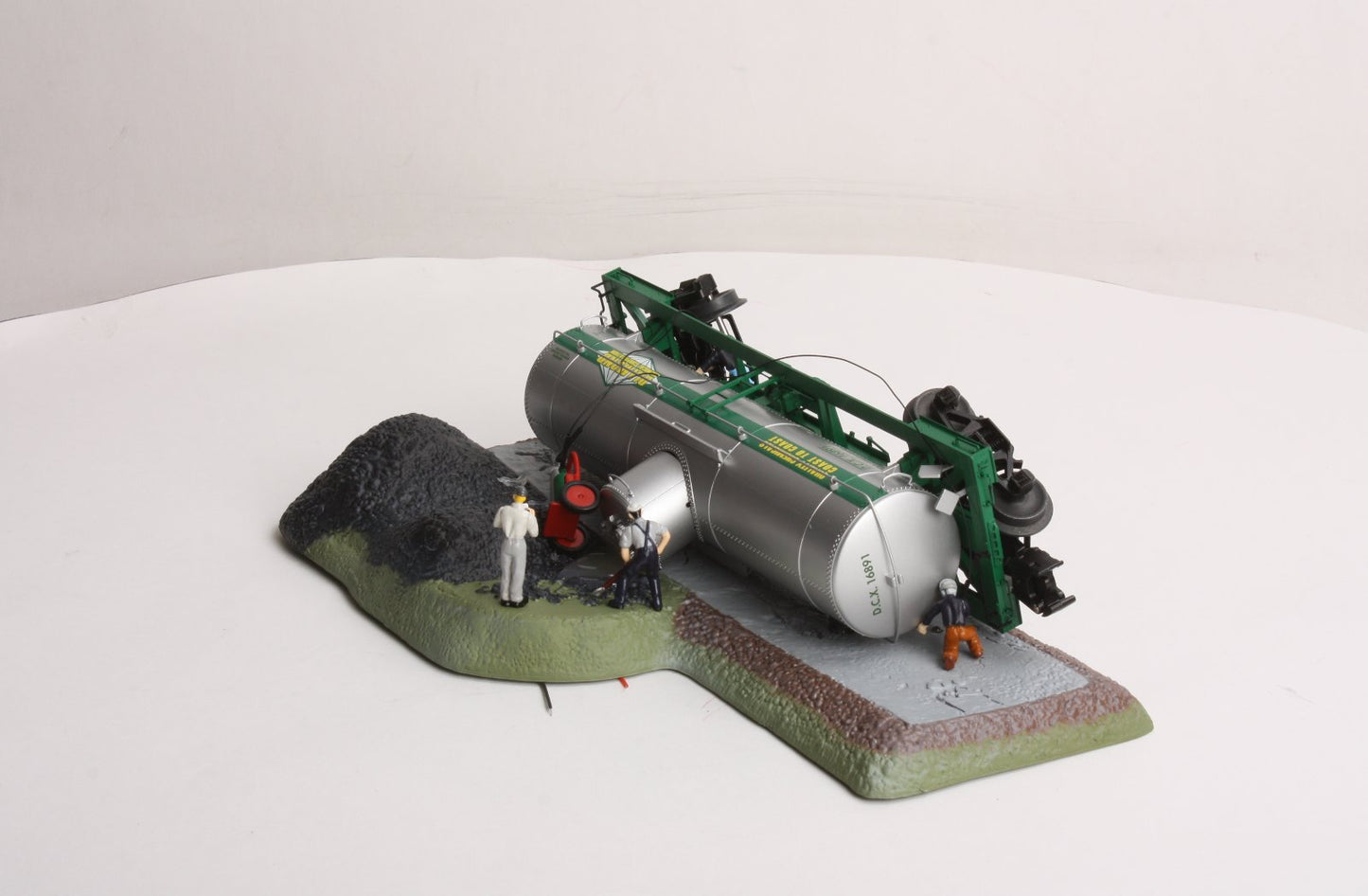 Lionel 6-16891 O Diamond Chemical Corp. Tank Car Accident #16891