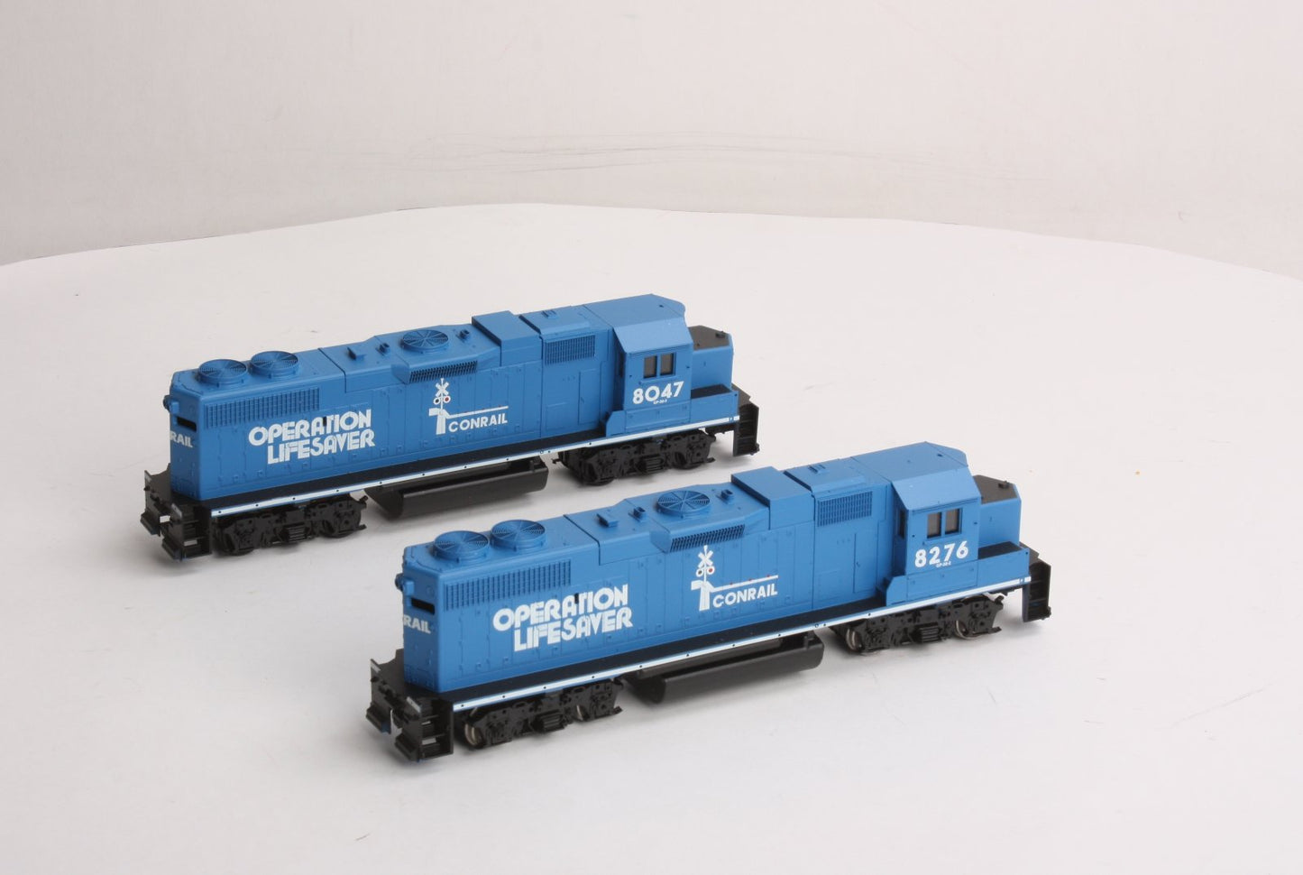 Athearn 2223 HO Conrail GP38-2 Power/Dummy Diesel Set