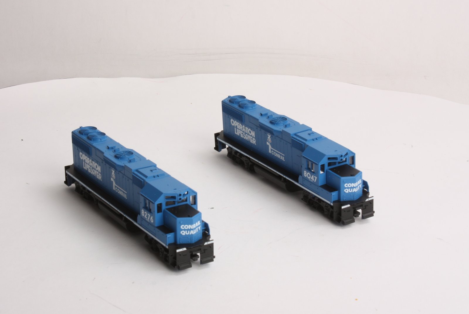 Athearn 2223 HO Conrail GP38-2 Power/Dummy Diesel Set