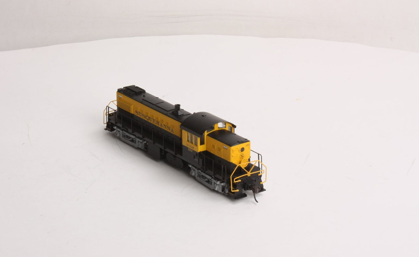 Atlas 8869 HO Scale Susquehanna Alco RS-1 Diesel Locomotive #252