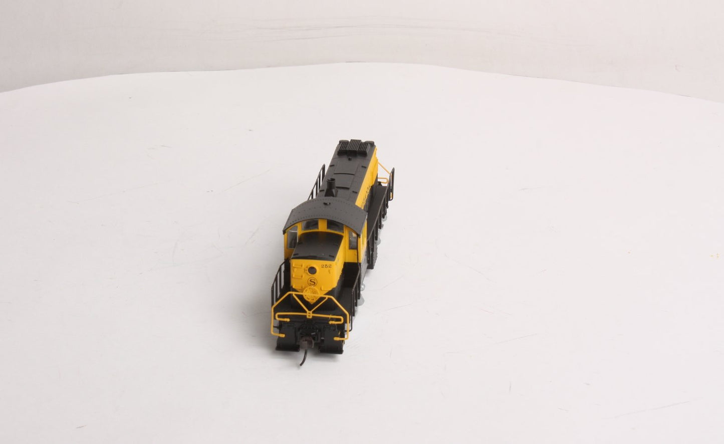 Atlas 8869 HO Scale Susquehanna Alco RS-1 Diesel Locomotive #252