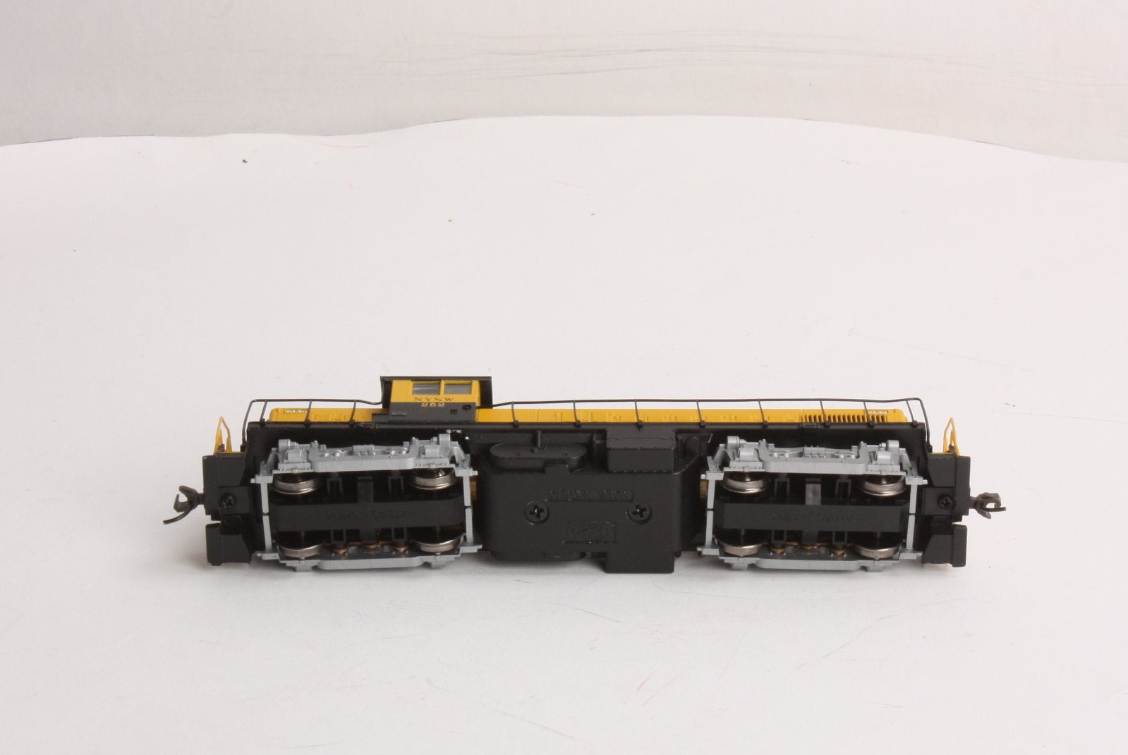 Atlas 8869 HO Scale Susquehanna Alco RS-1 Diesel Locomotive #252
