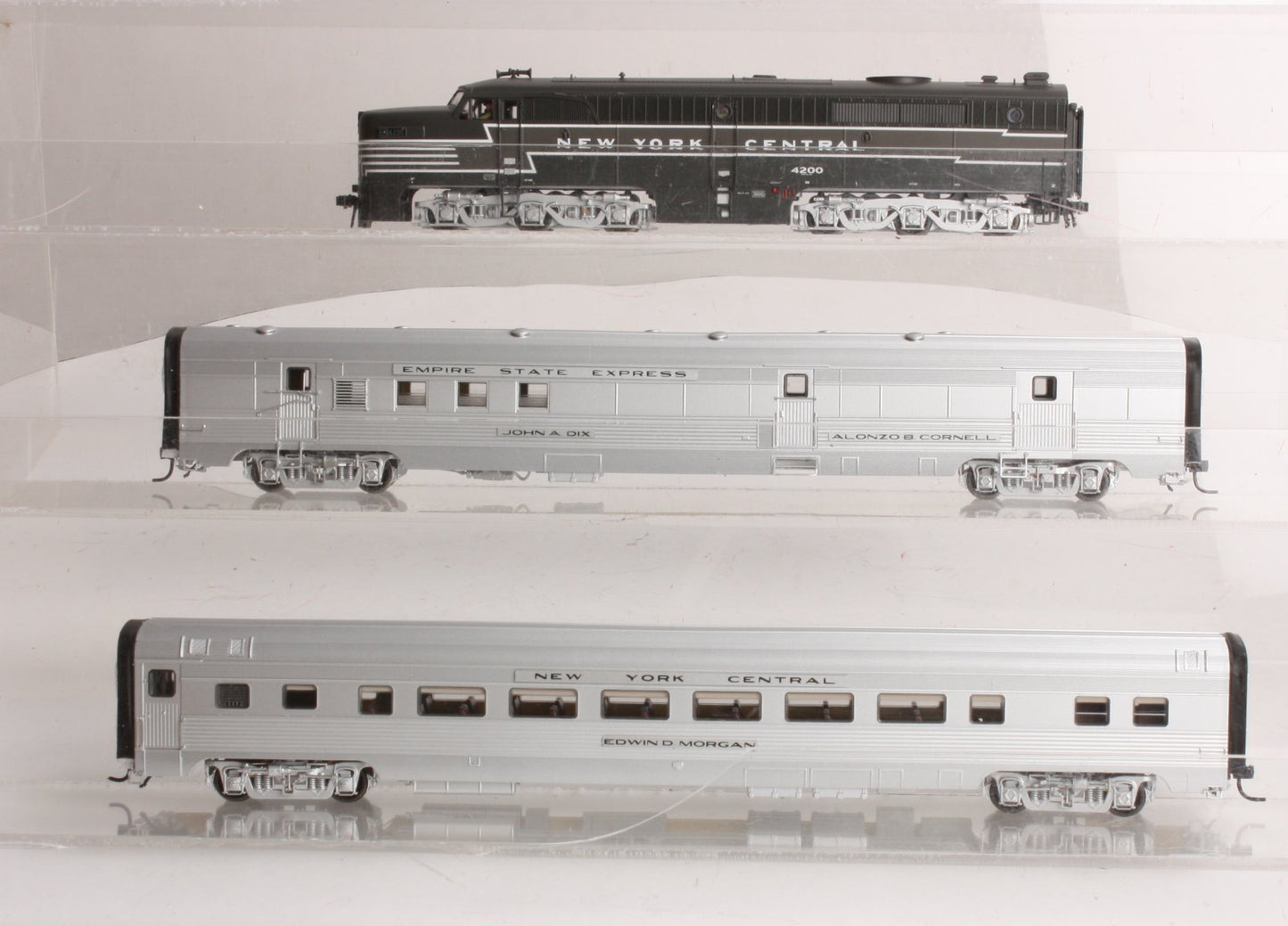 MTH 80-2060-1 New York Central Alco PA HO Gauge Diesel Train Set with PS 3
