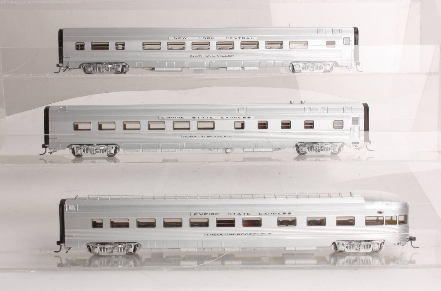 MTH 80-2060-1 New York Central Alco PA HO Gauge Diesel Train Set with PS 3