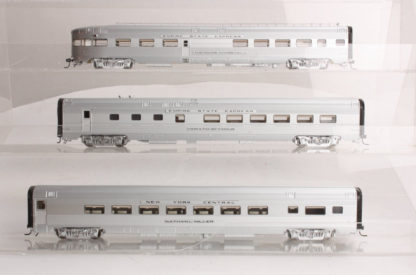 MTH 80-2060-1 New York Central Alco PA HO Gauge Diesel Train Set with PS 3
