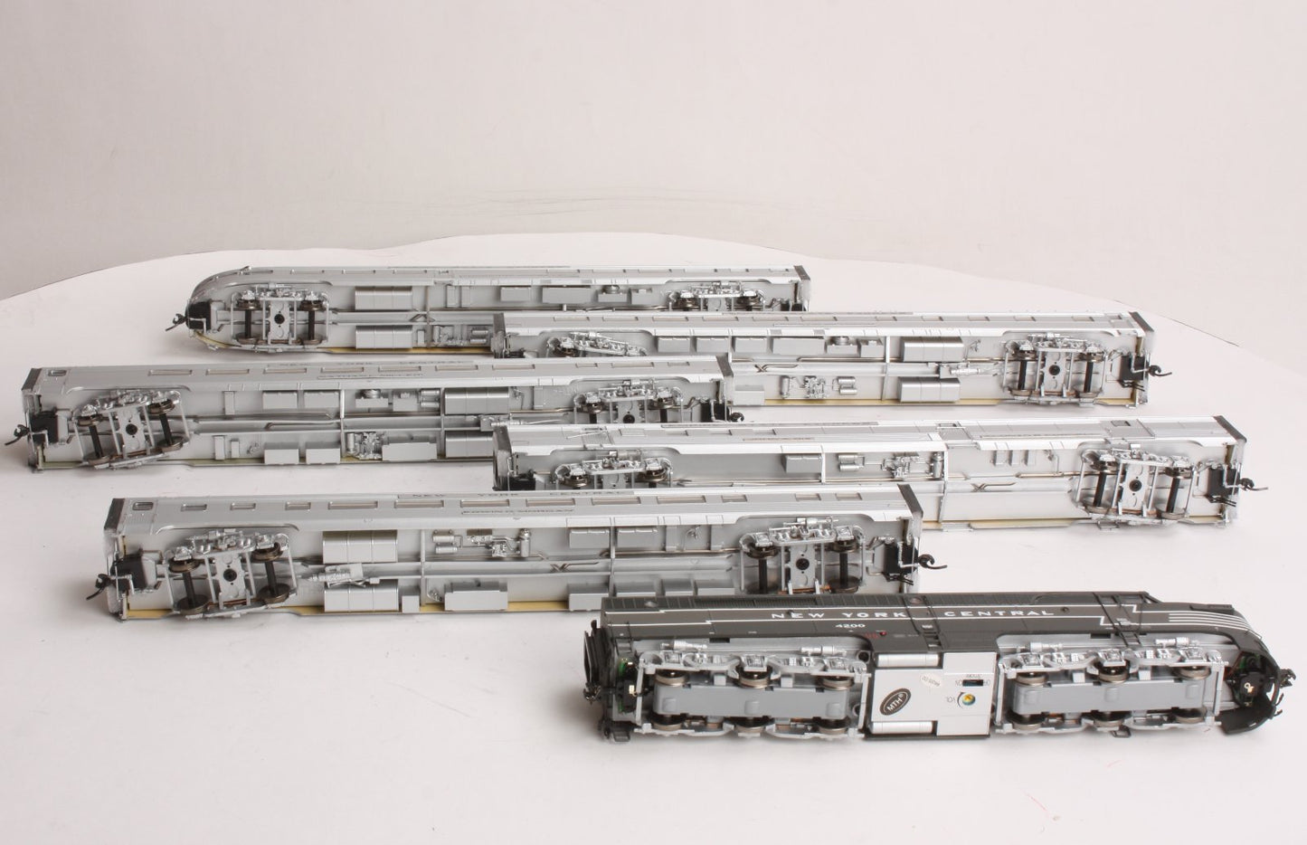 MTH 80-2060-1 New York Central Alco PA HO Gauge Diesel Train Set with PS 3