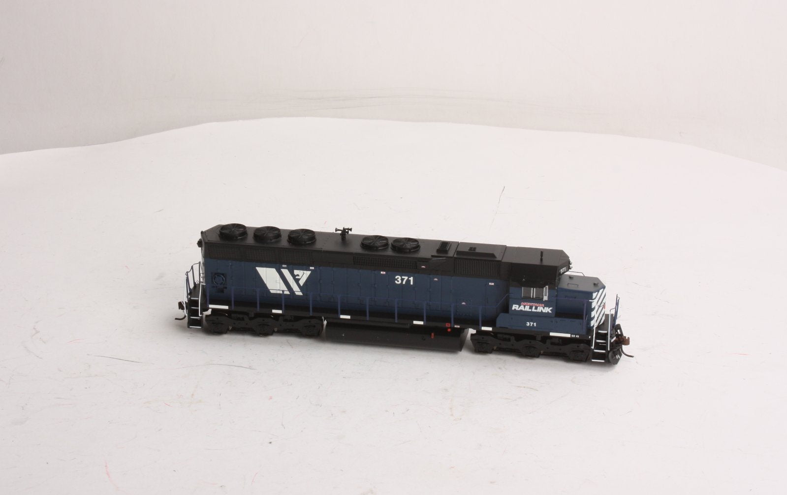 Athearn 98011 HO Scale Montana Rail Link SD-45 Diesel Locomotive #371