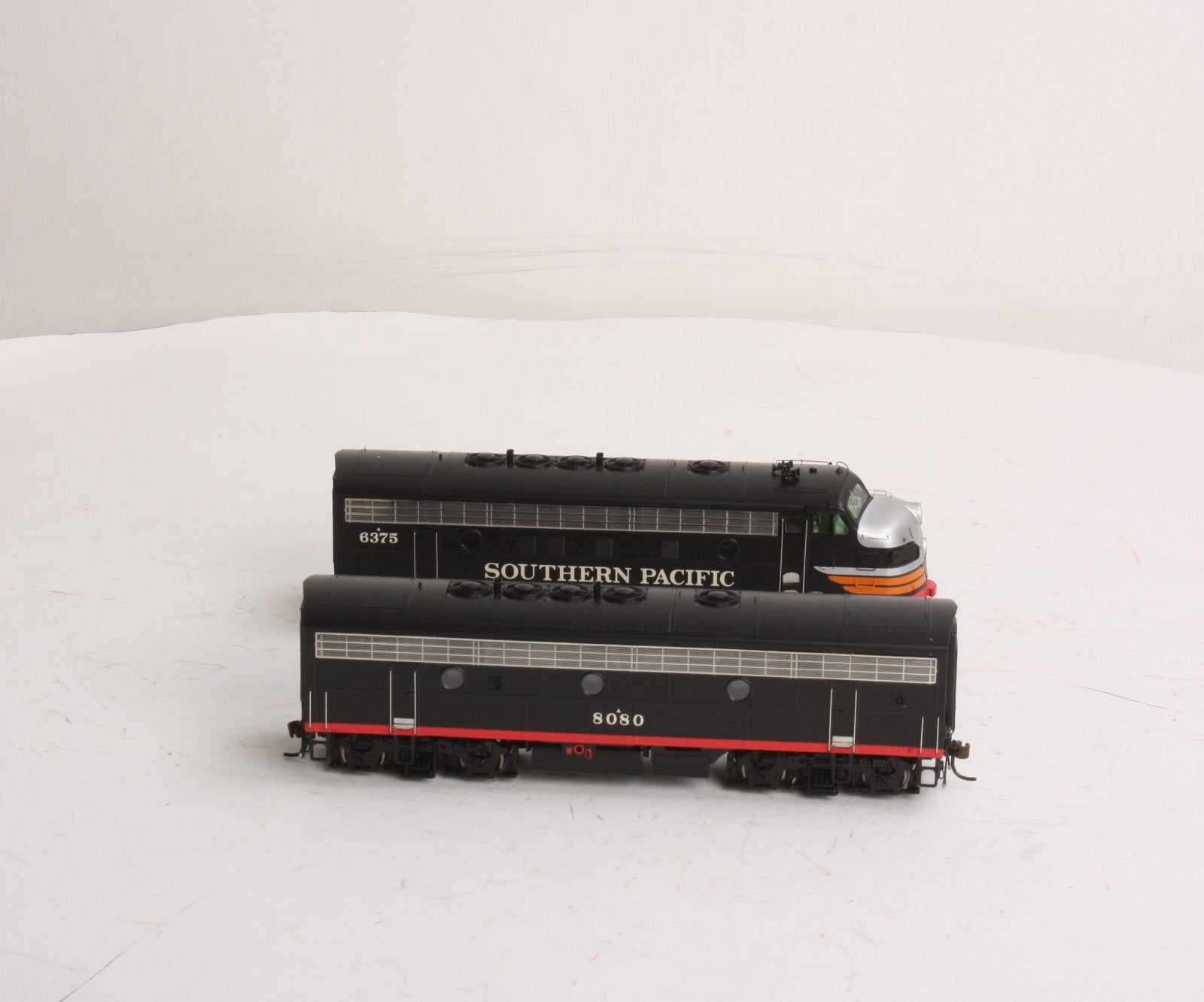 Athearn G22090 HO SP/Black Widow Modernized F7 A/B Diesel Locomotive #6375,#8080