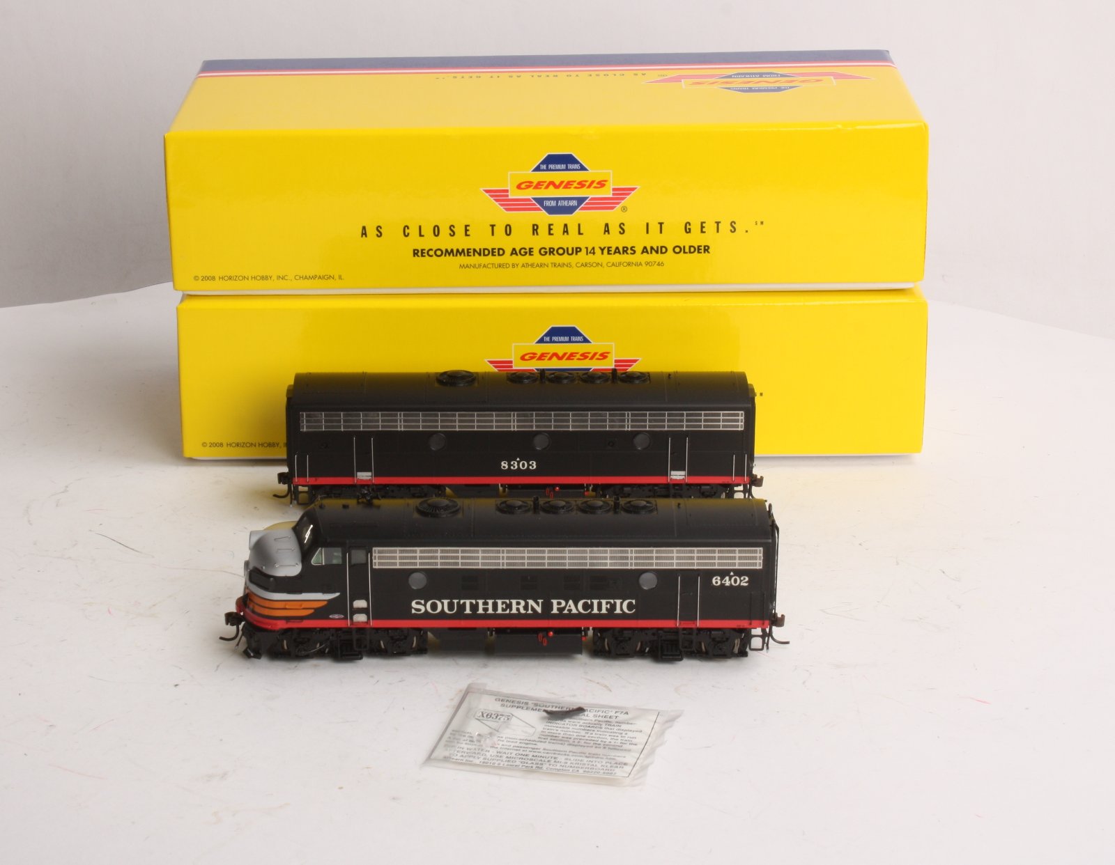 Athearn G22091 HO SP/Black Widow Modernized F7 A/B Diesel Locomotive #6402,#8303