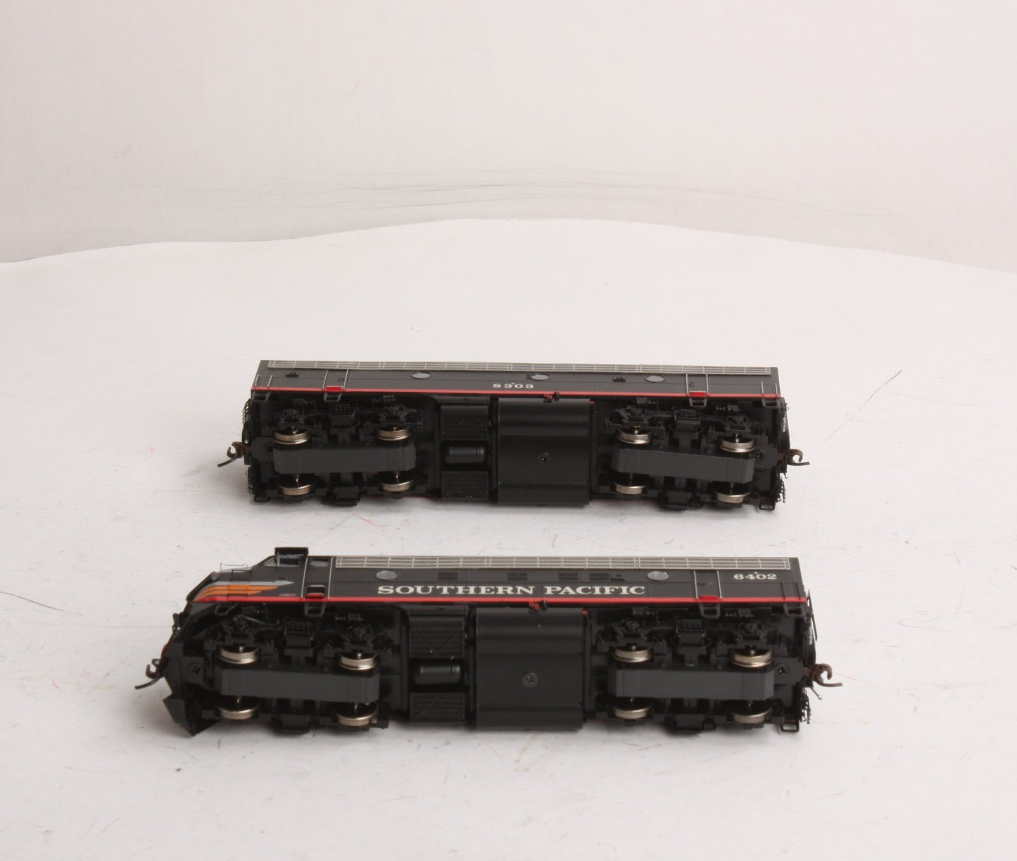 Athearn G22091 HO SP/Black Widow Modernized F7 A/B Diesel Locomotive #6402,#8303