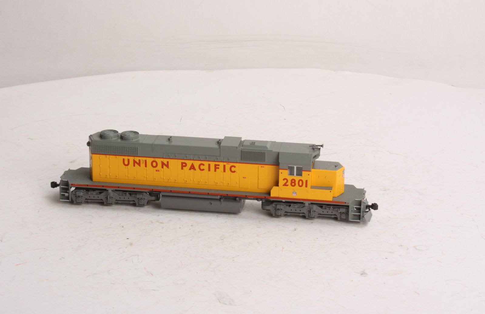 Kato 37-6501 HO Union Pacific EMD SD38-2 Diesel Locomotive #2801