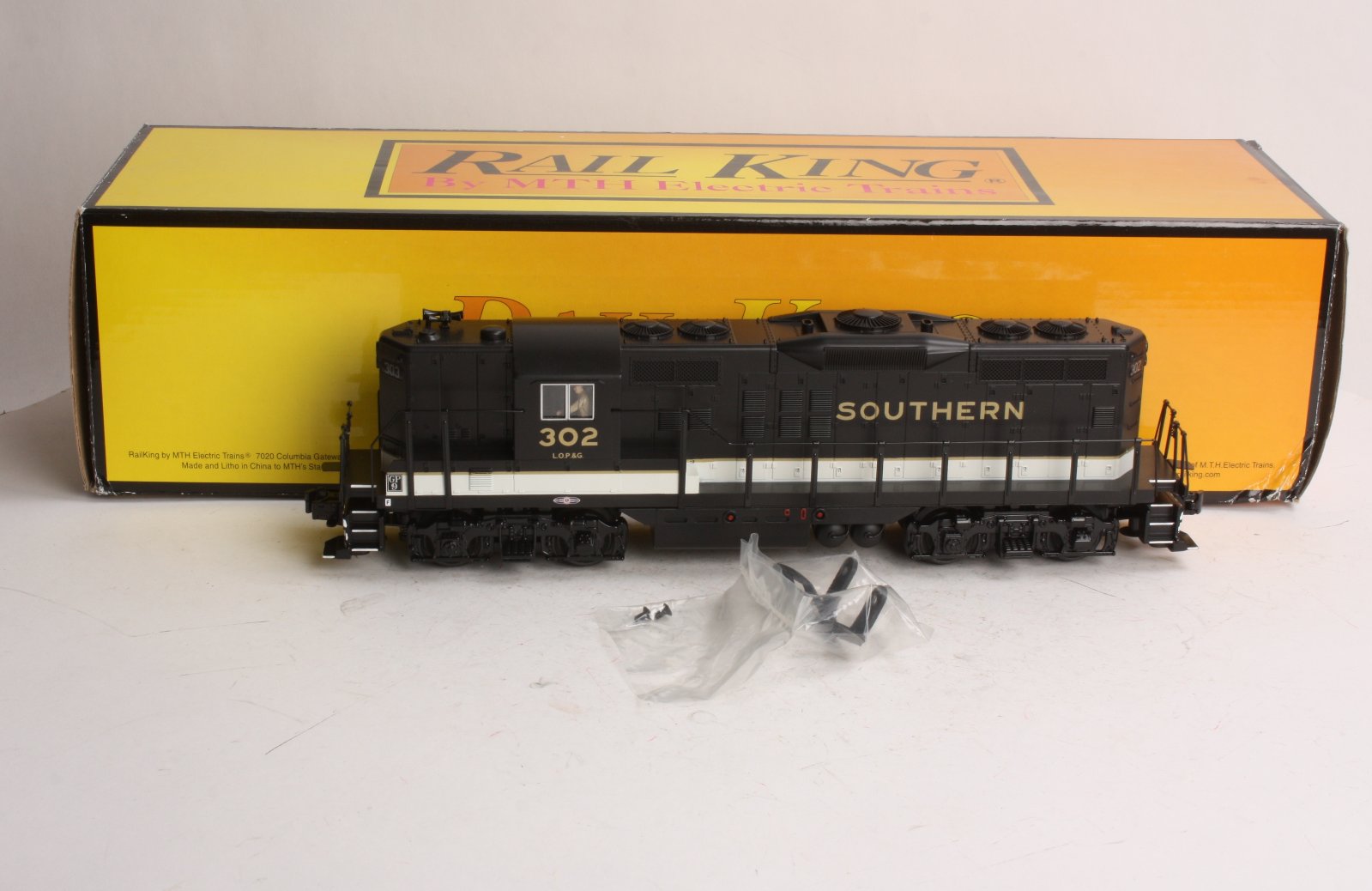 MTH 30-2979-3 Southern GP-9 Non-Powered Diesel Engine #302