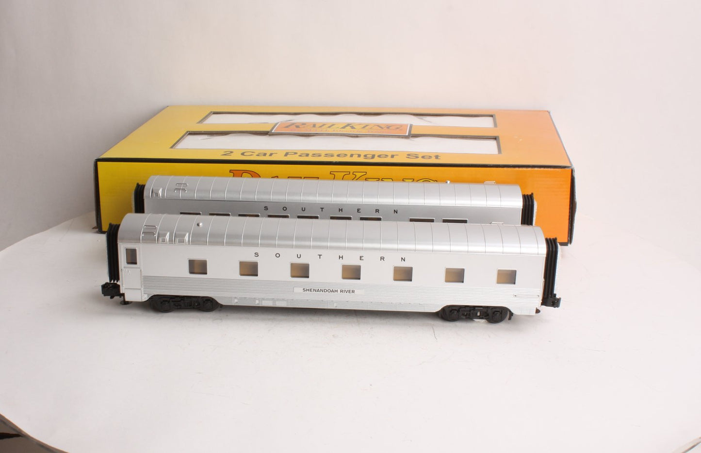 MTH 30-67515 O Southern 60' Streamline ABS Sleeper/Diner Set (Set of 2)