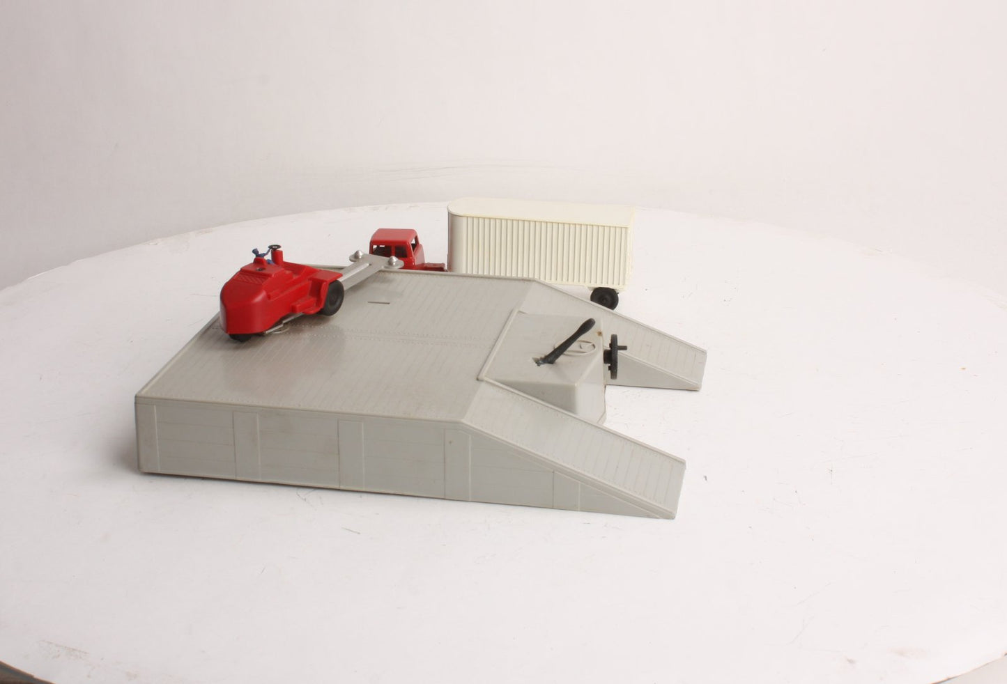Lionel 461 Vintage O Platform w/ Truck and Trailer