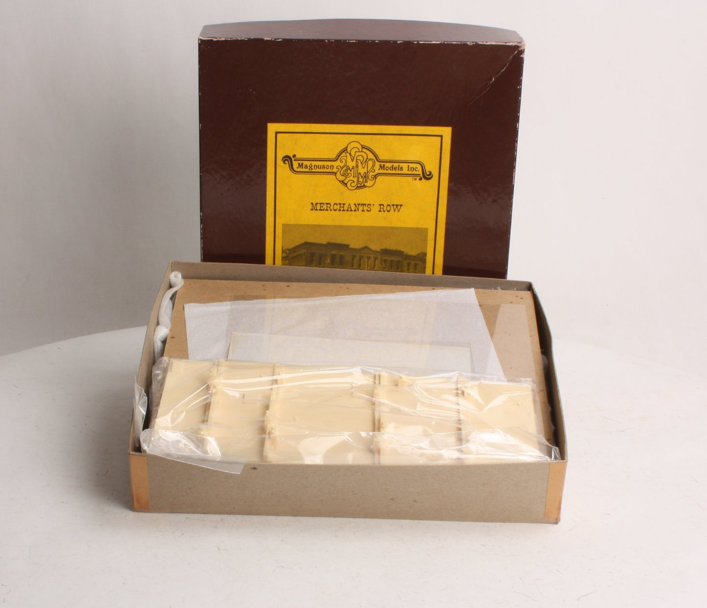 Magnuson Models 439-534 HO Scale Merchant's Row Building Kit