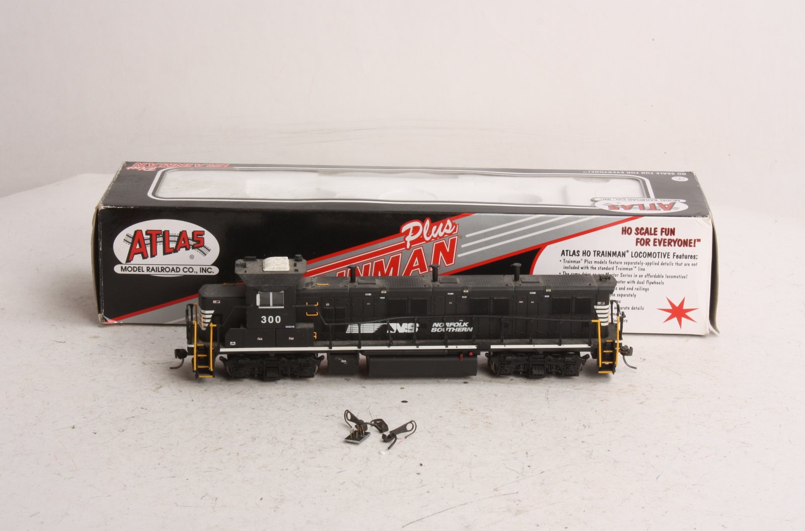 Atlas 10000587 HO Scale Norfolk Southern TM NRE Genset Diesel Locomotive #300