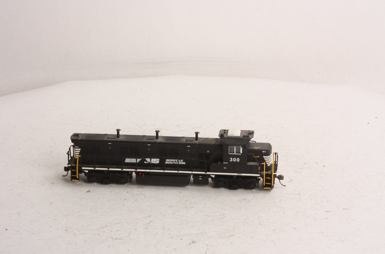Atlas 10000587 HO Scale Norfolk Southern TM NRE Genset Diesel Locomotive #300