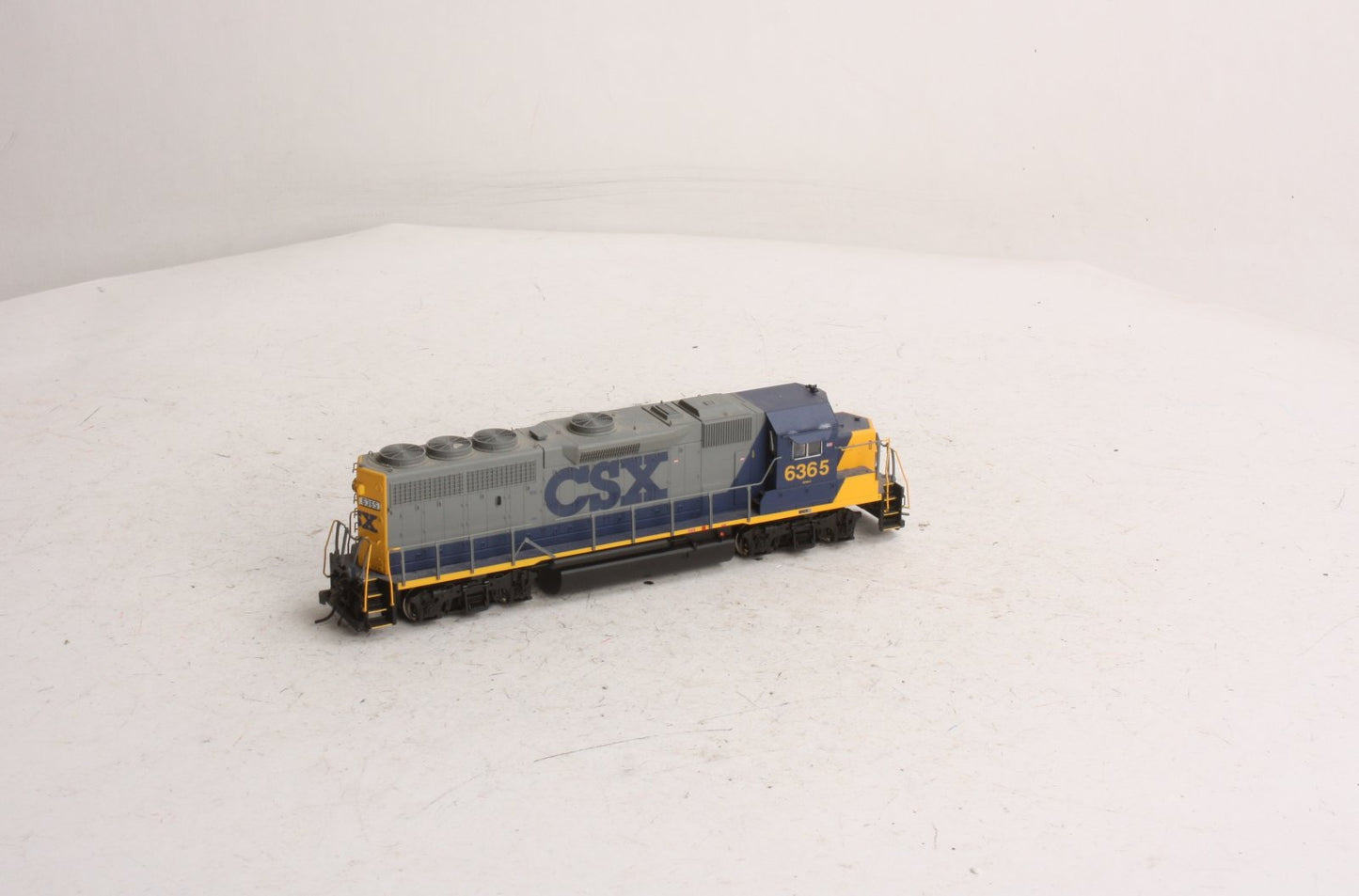 Atlas 10000406 CSX GP40-2 Phase I w/DCC & Sound #6365