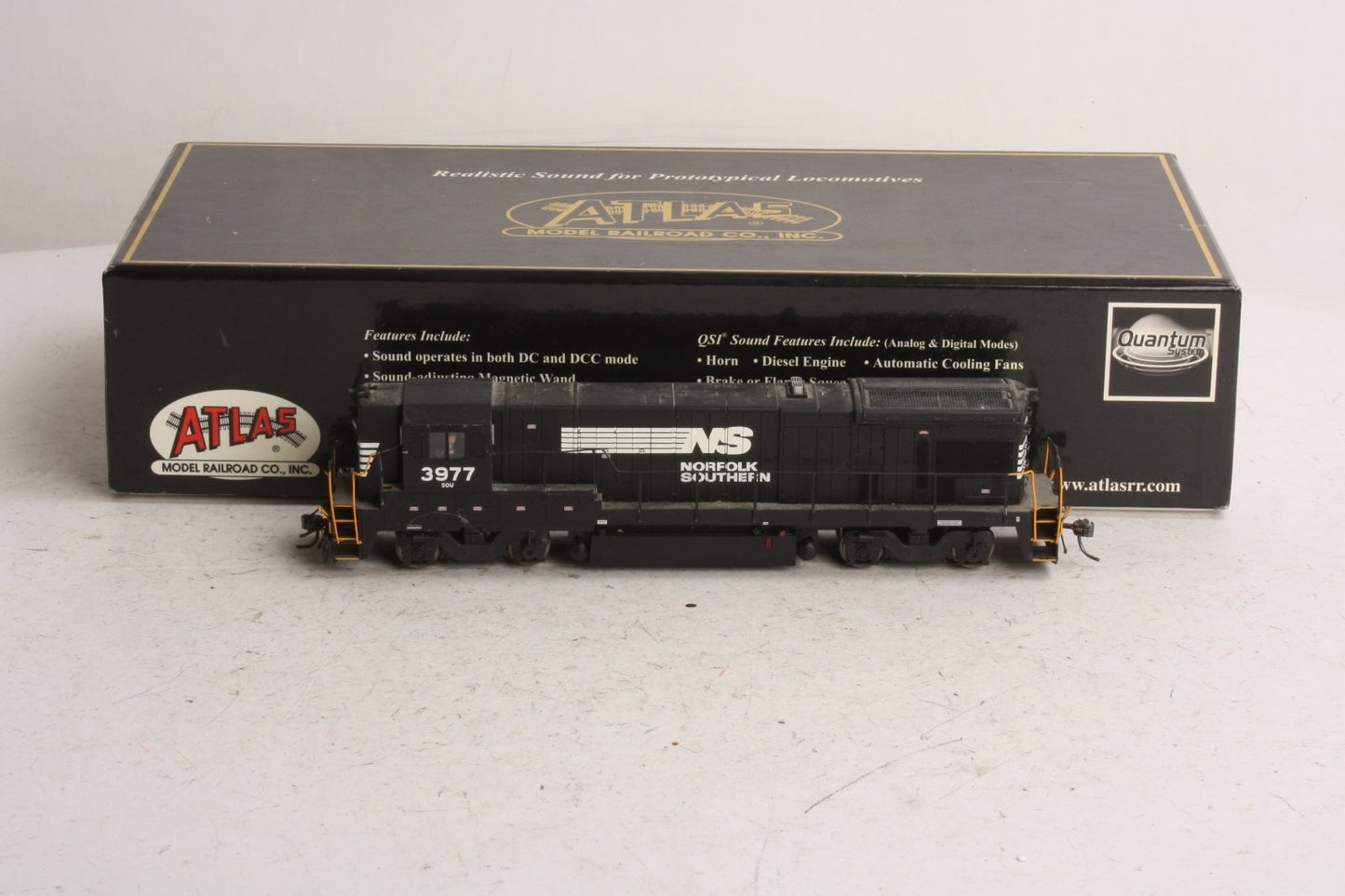 Atlas 8193 HO Norfolk Southern B23-7 Diesel Locomotive w/Sound #3977 -DC & DCC