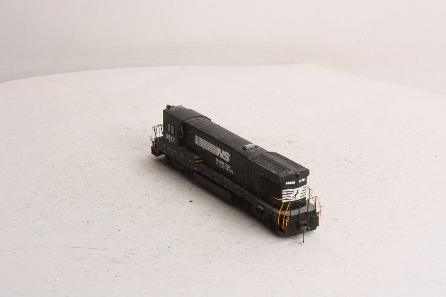 Atlas 8193 HO Norfolk Southern B23-7 Diesel Locomotive w/Sound #3977 -DC & DCC