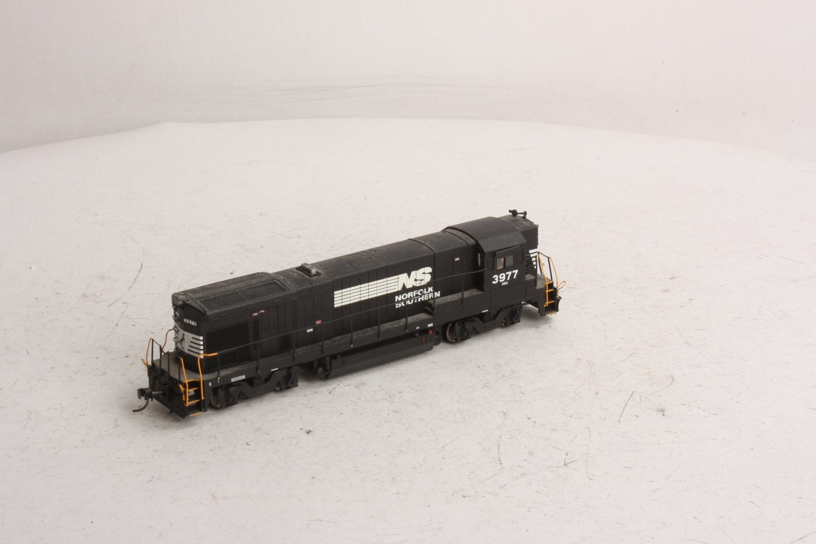 Atlas 8193 HO Norfolk Southern B23-7 Diesel Locomotive w/Sound #3977 -DC & DCC